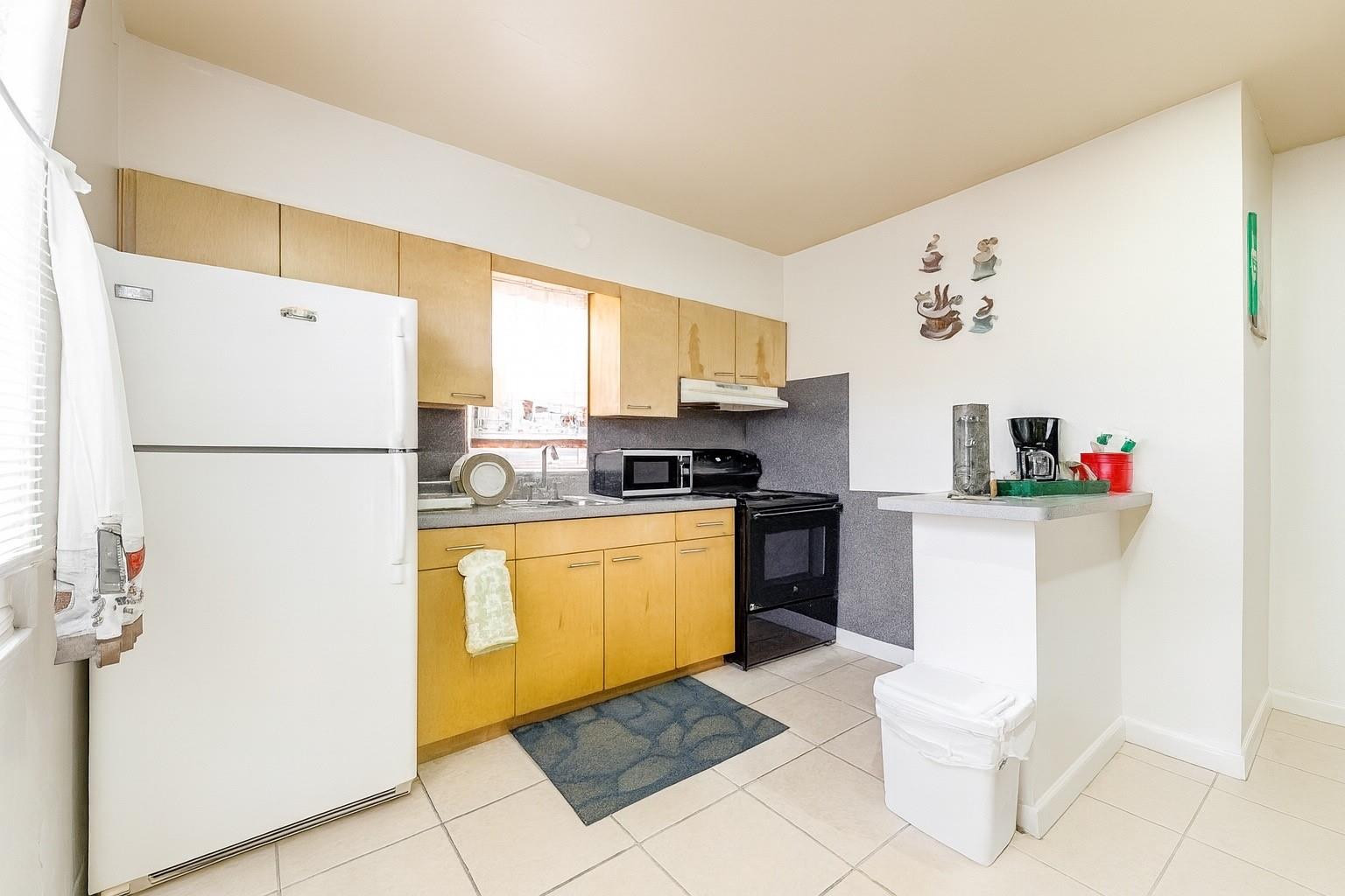 1935 Taylor Street 2 Property Photo 1