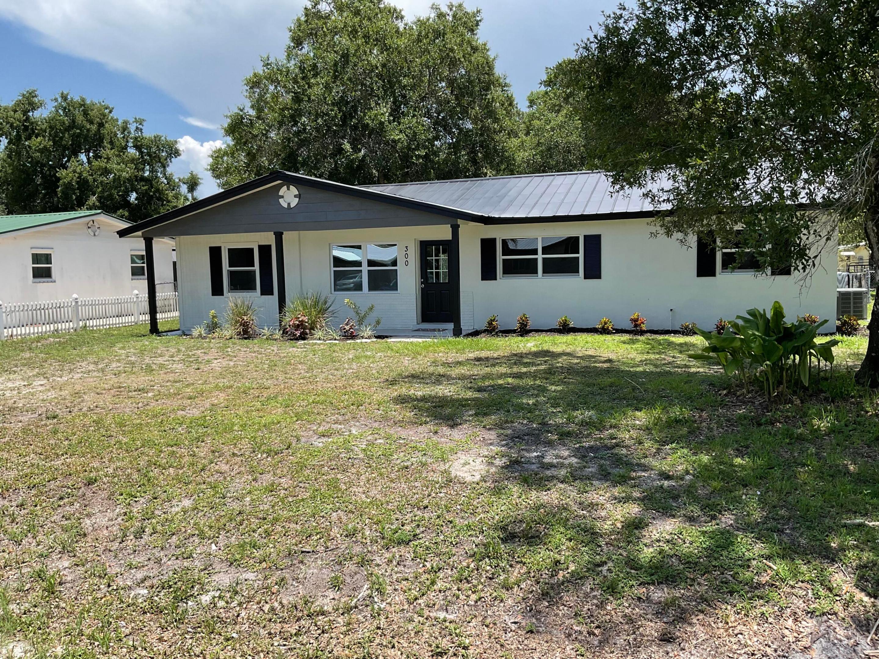 300 Se 15th Avenue Property Photo 2