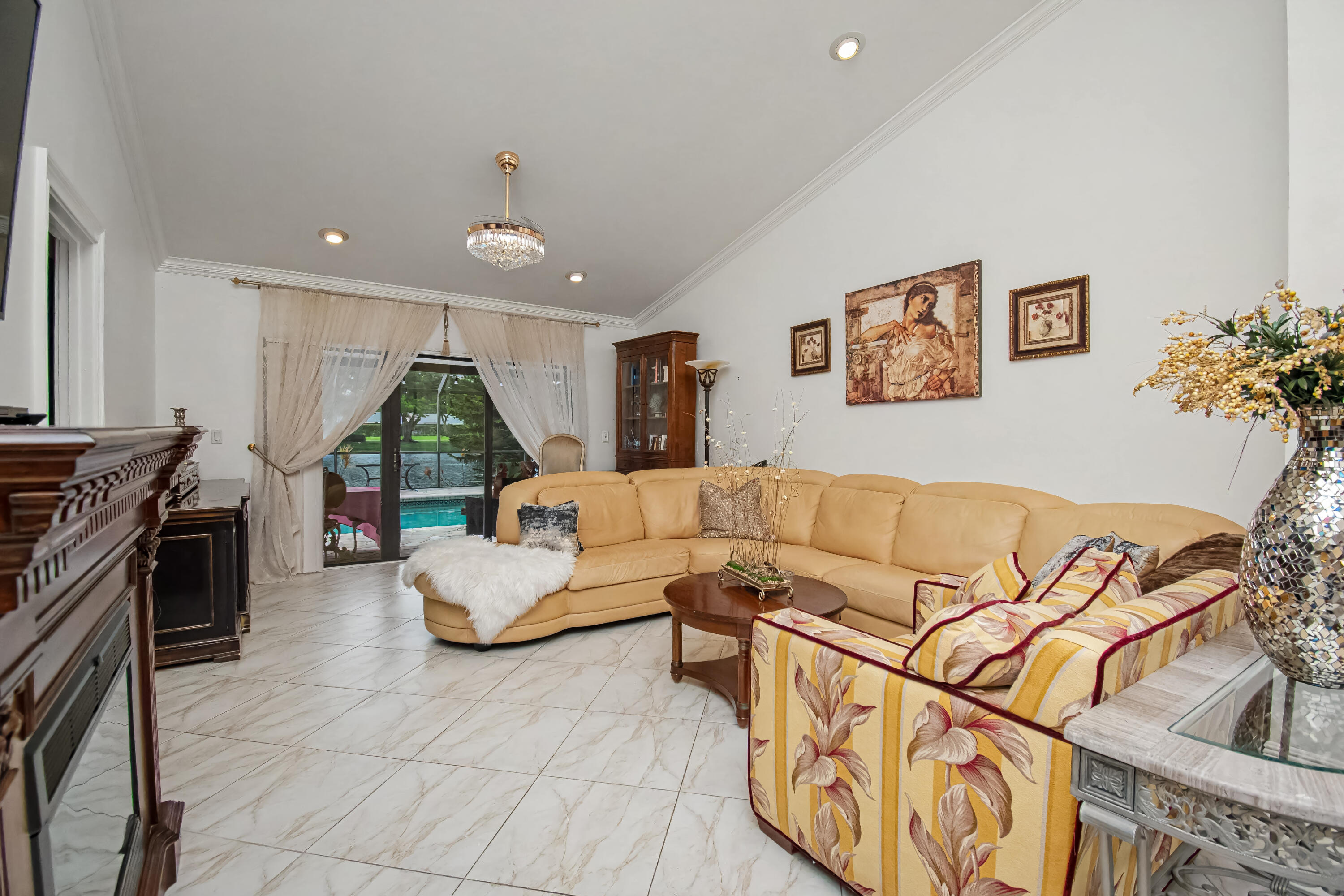 9708 Erica Court Property Photo 12