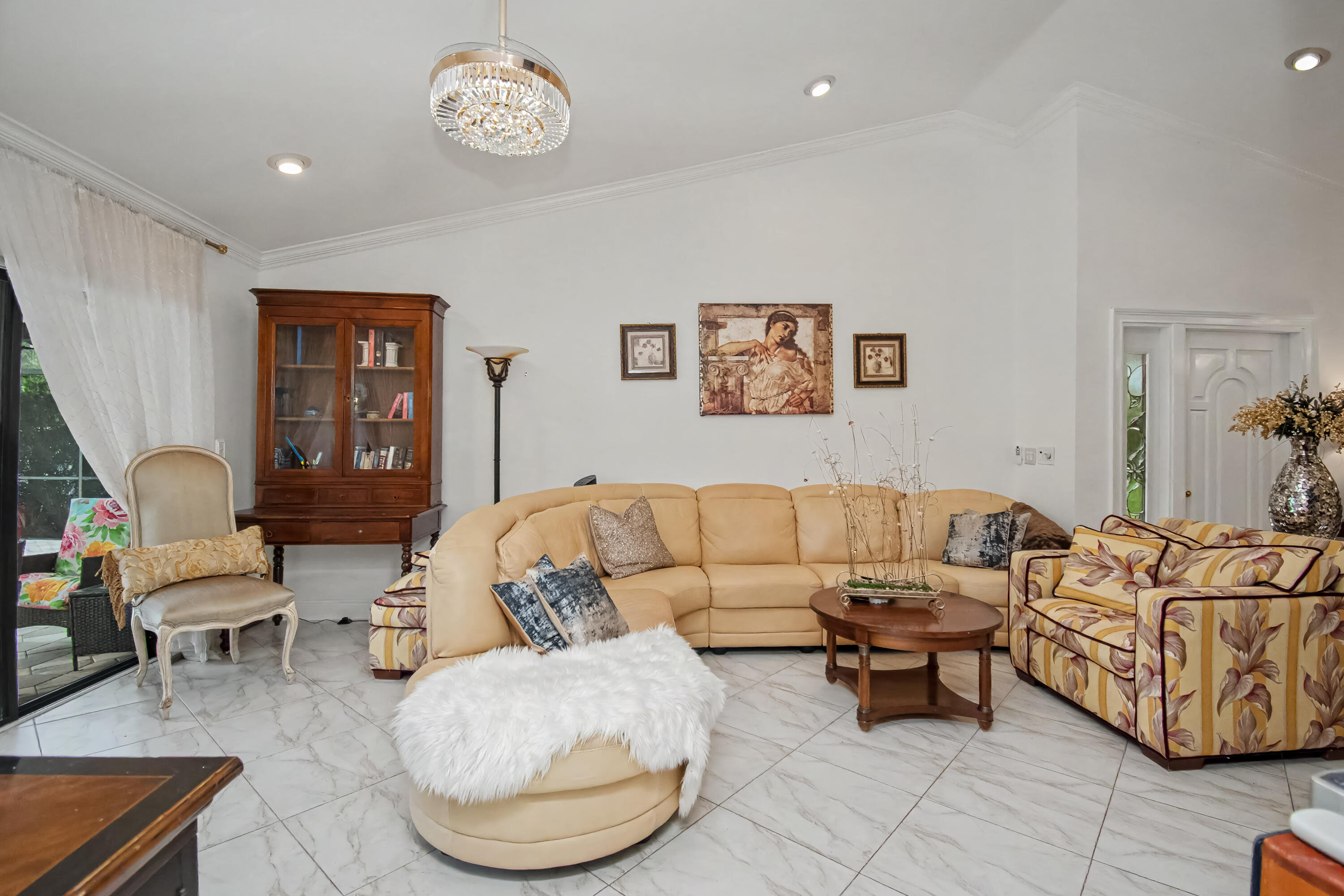 9708 Erica Court Property Photo 14