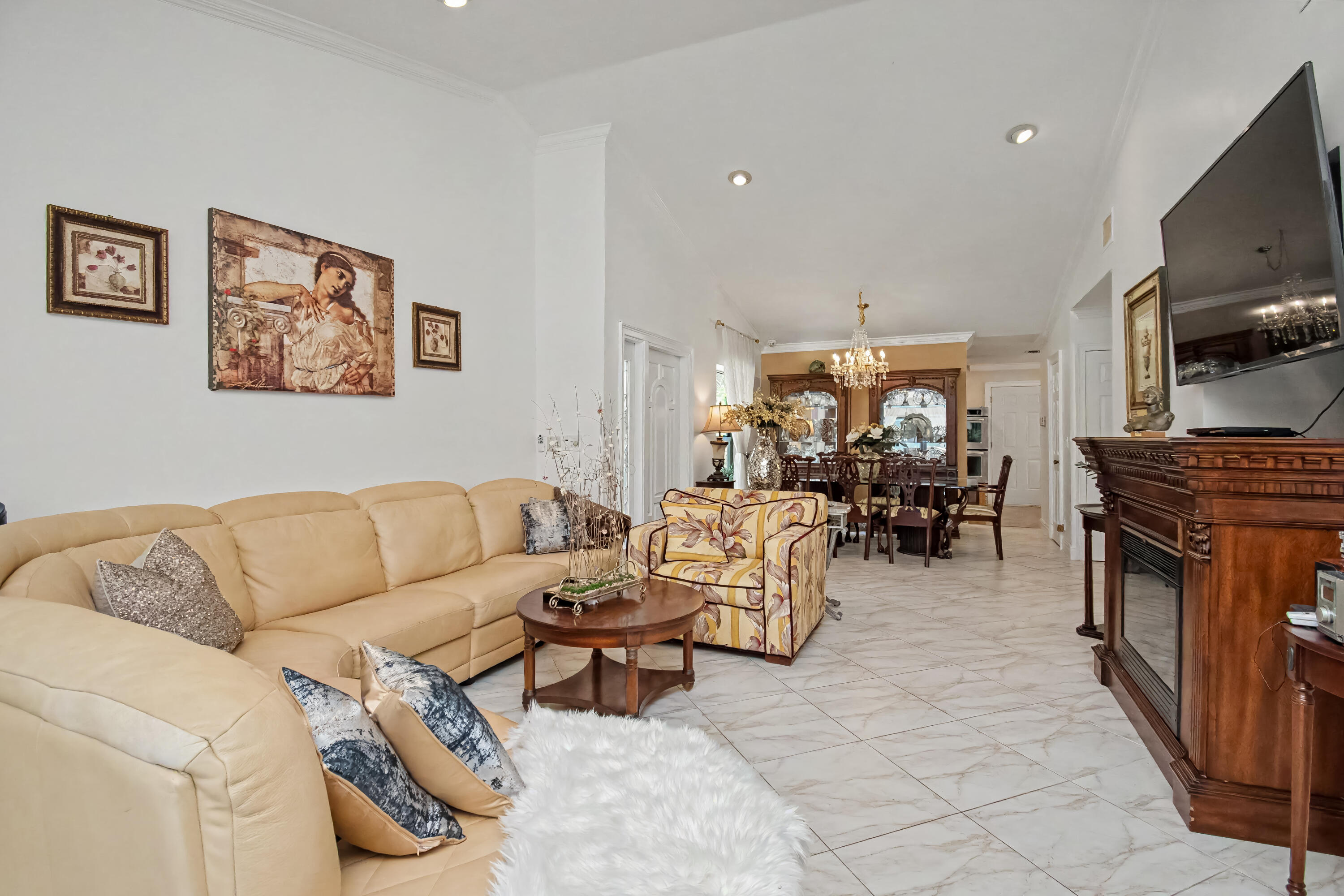 9708 Erica Court Property Photo 15