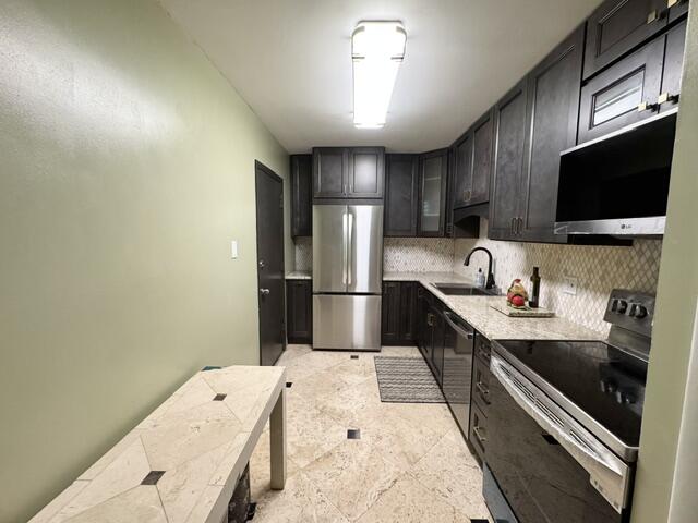2400 Ne 33rd Avenue 208 Property Photo 5