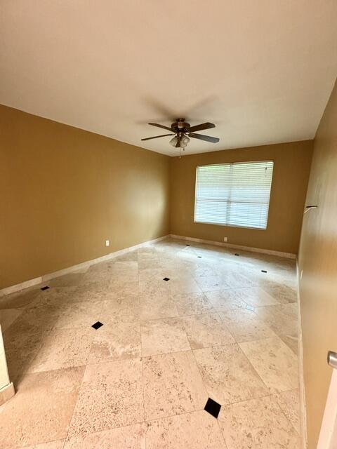2400 Ne 33rd Avenue 208 Property Photo 6