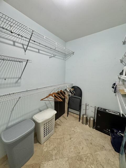2400 Ne 33rd Avenue 208 Property Photo 10