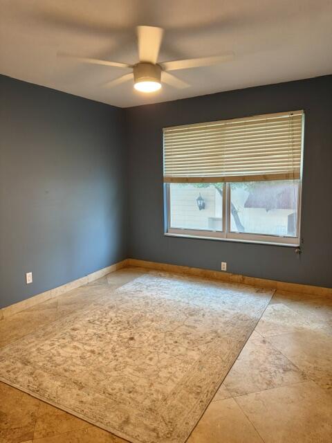 2400 Ne 33rd Avenue 208 Property Photo 11