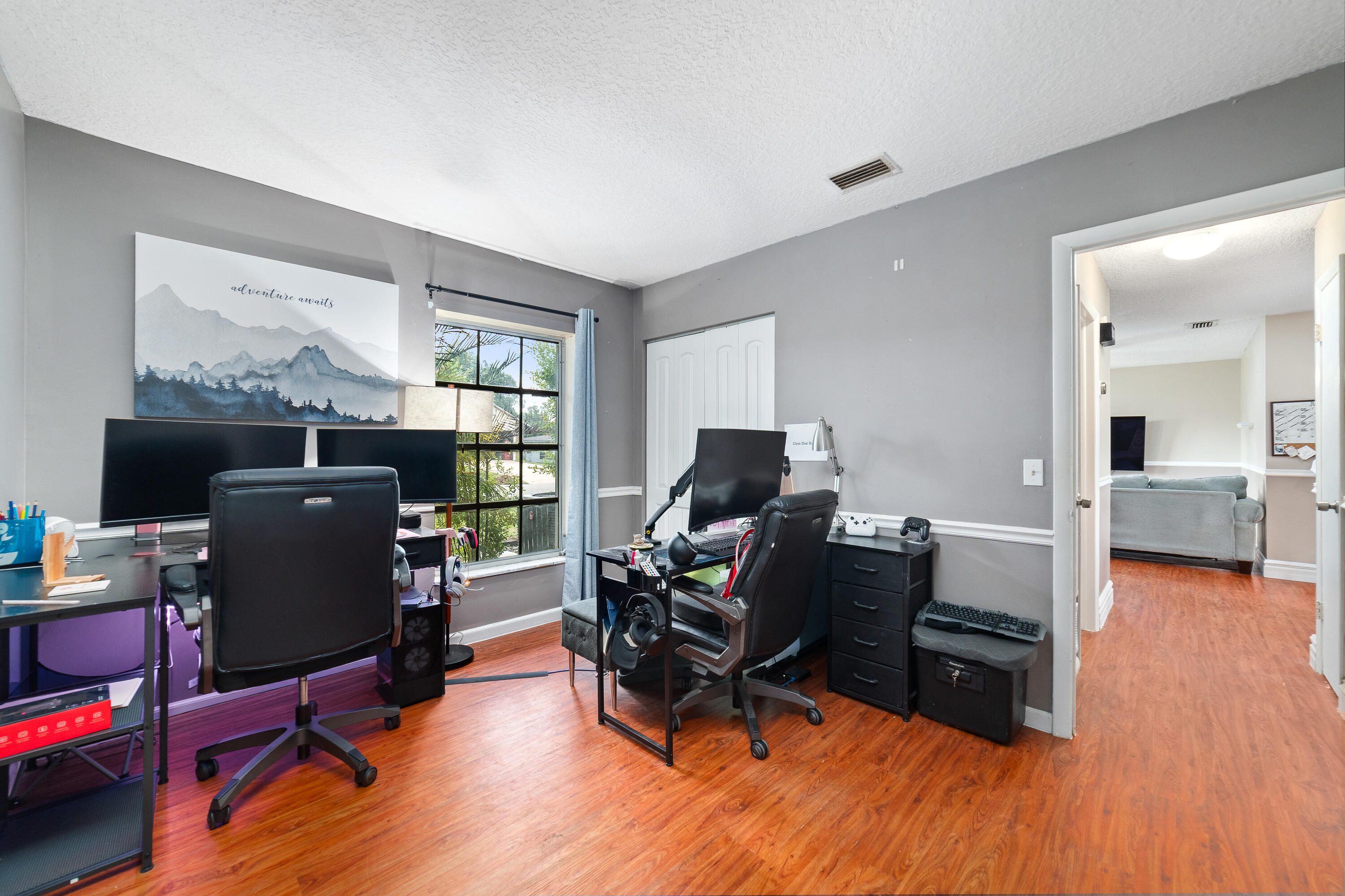 542 Saunders Street Property Photo 8