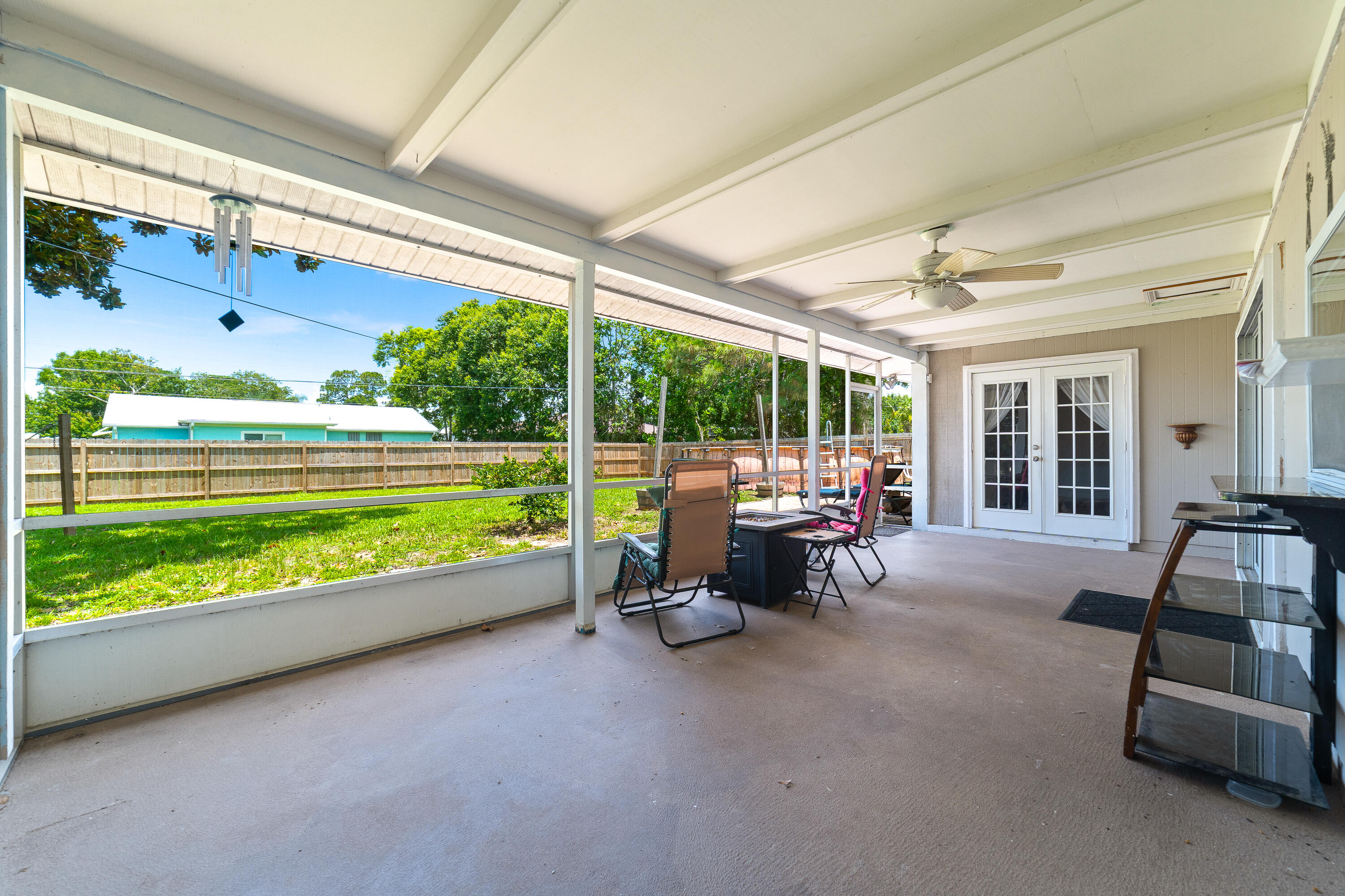 542 Saunders Street Property Photo 17