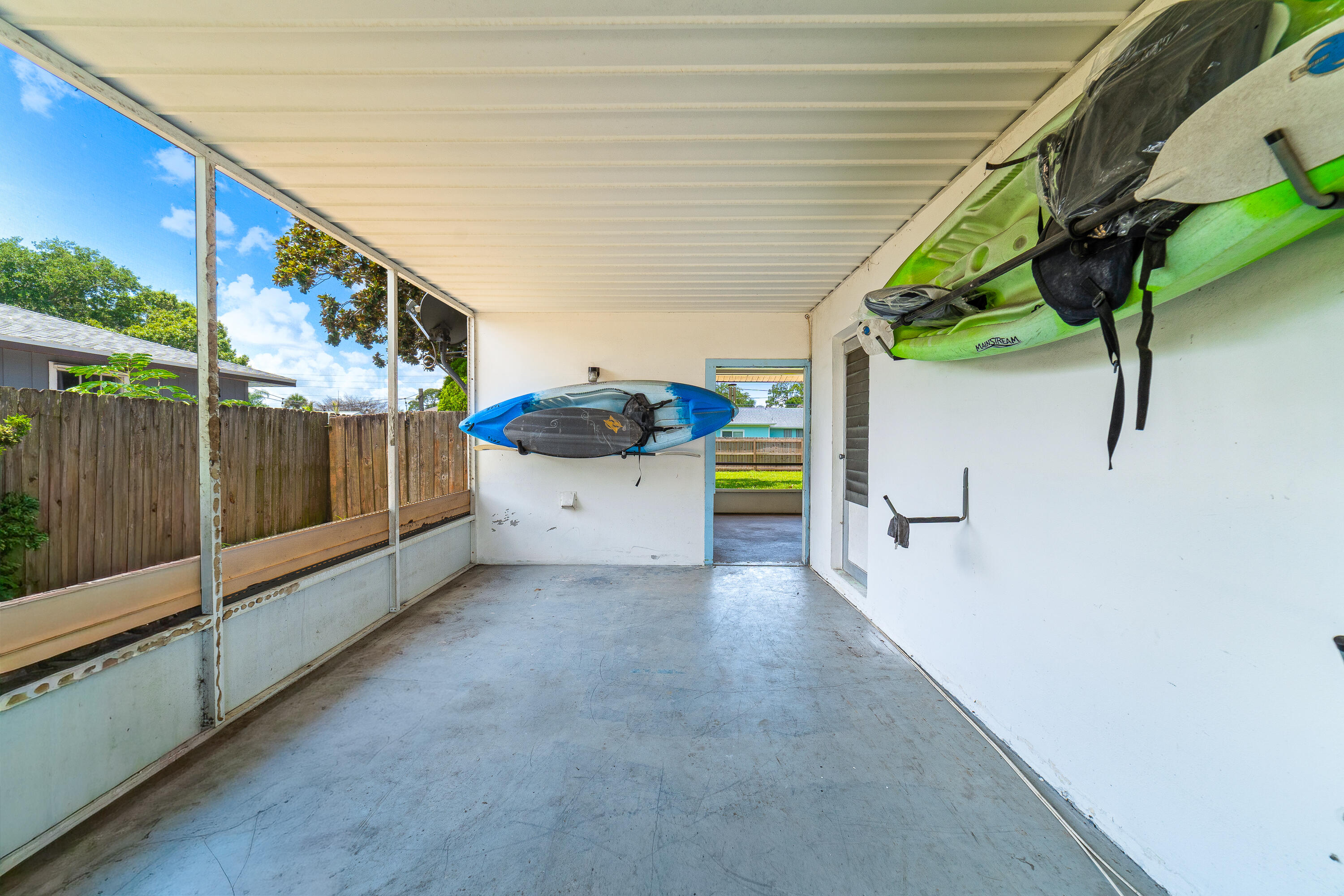 542 Saunders Street Property Photo 19
