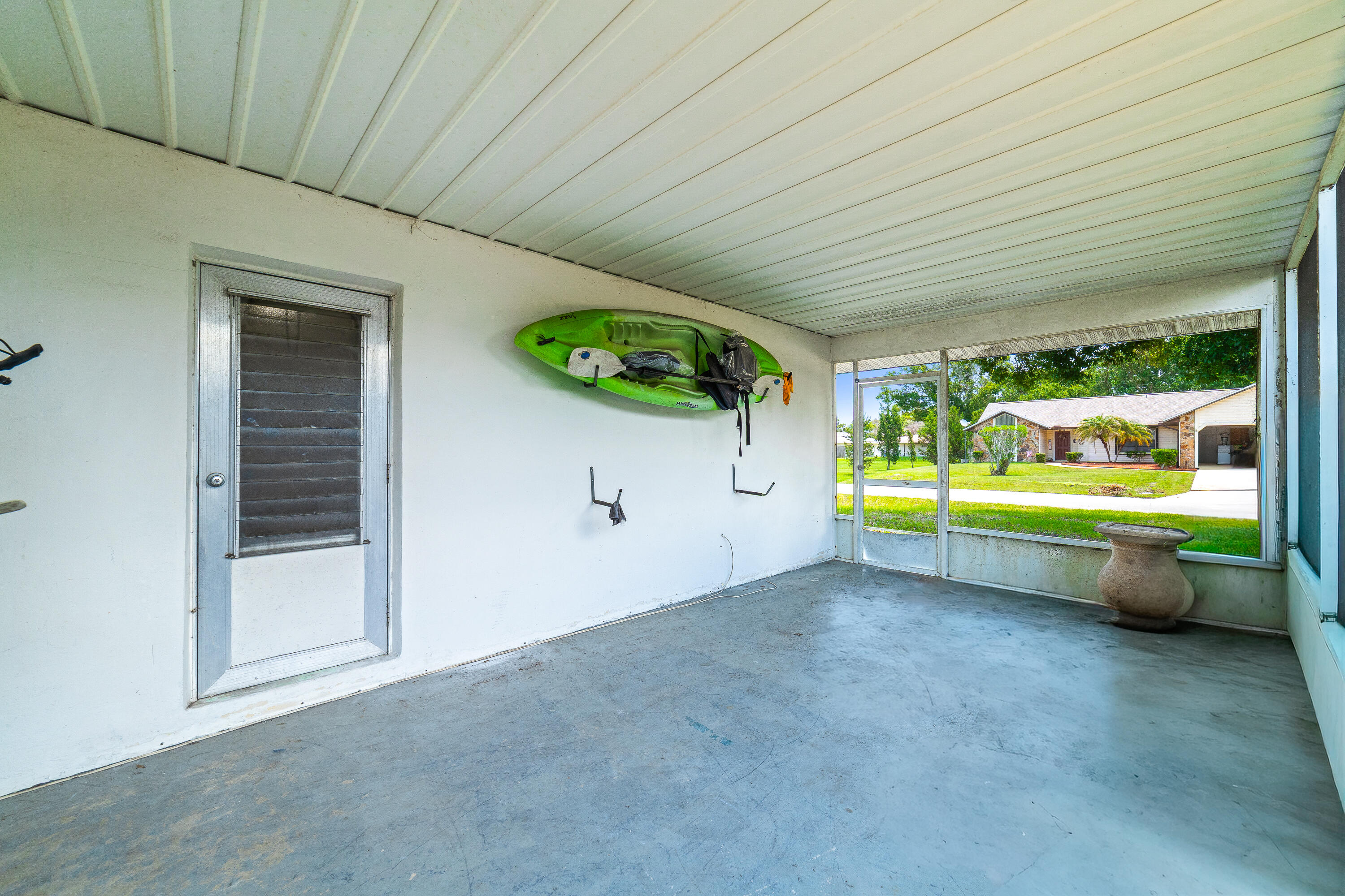 542 Saunders Street Property Photo 20