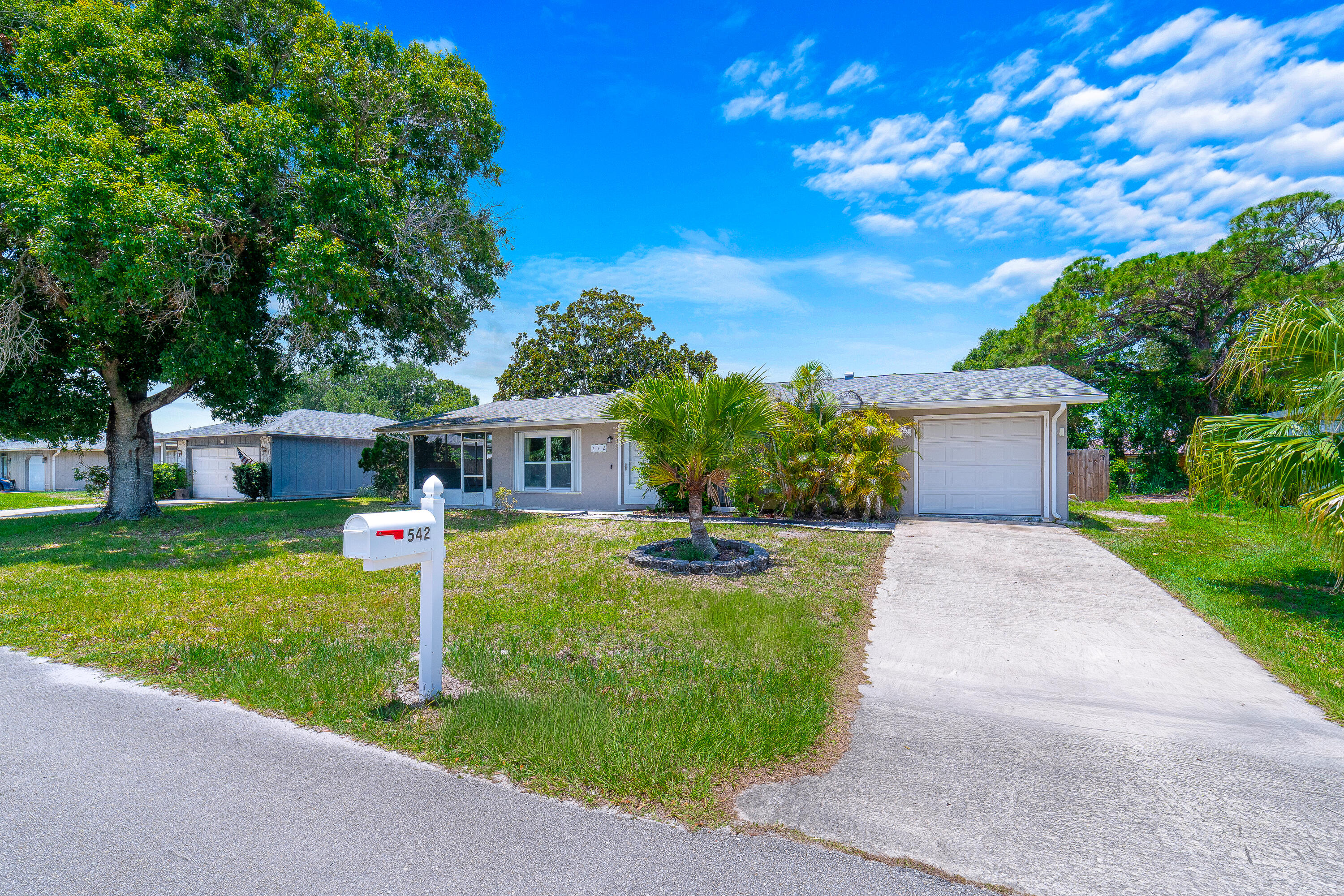 542 Saunders Street Property Photo 27