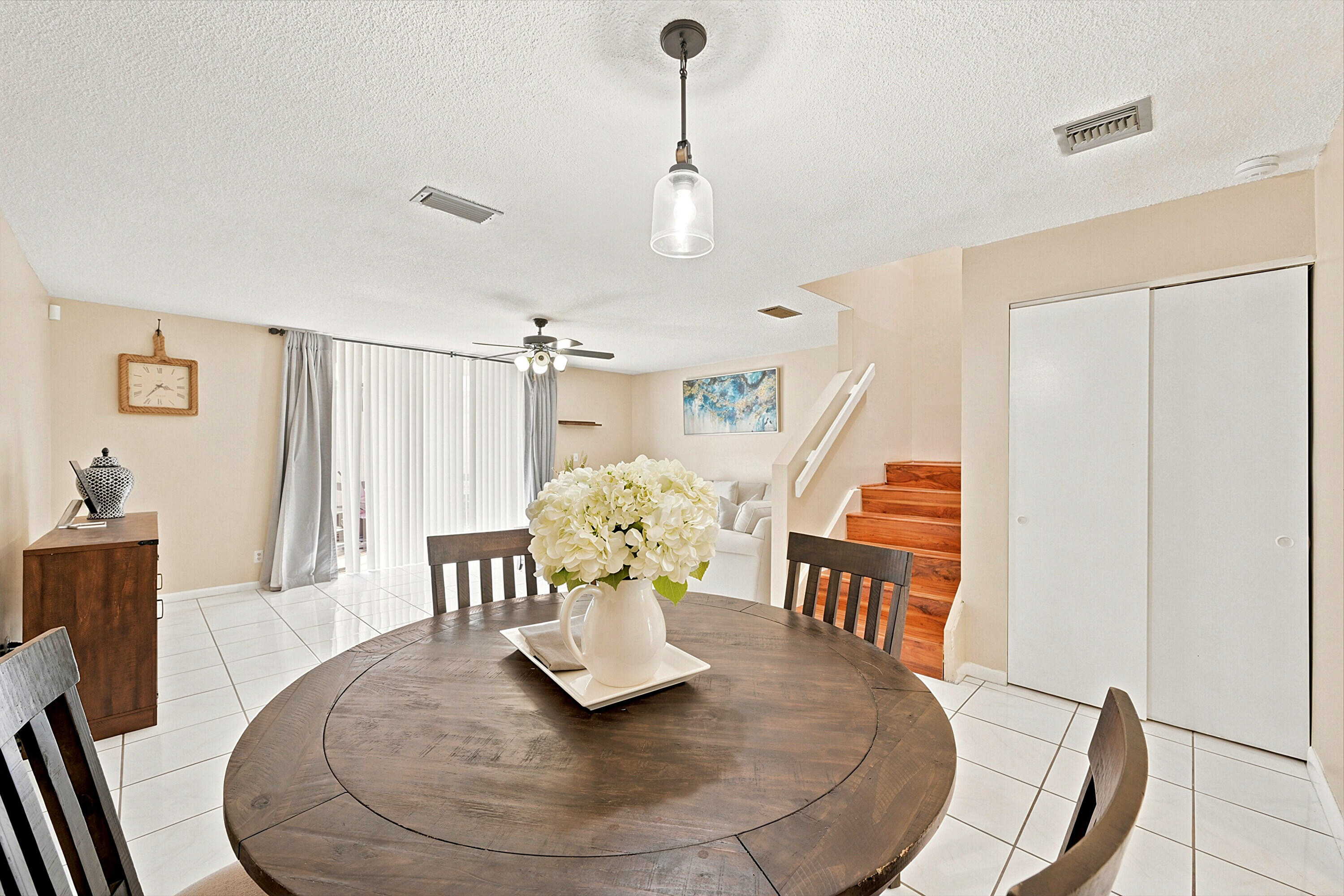1227 Sussex Drive Property Photo 8