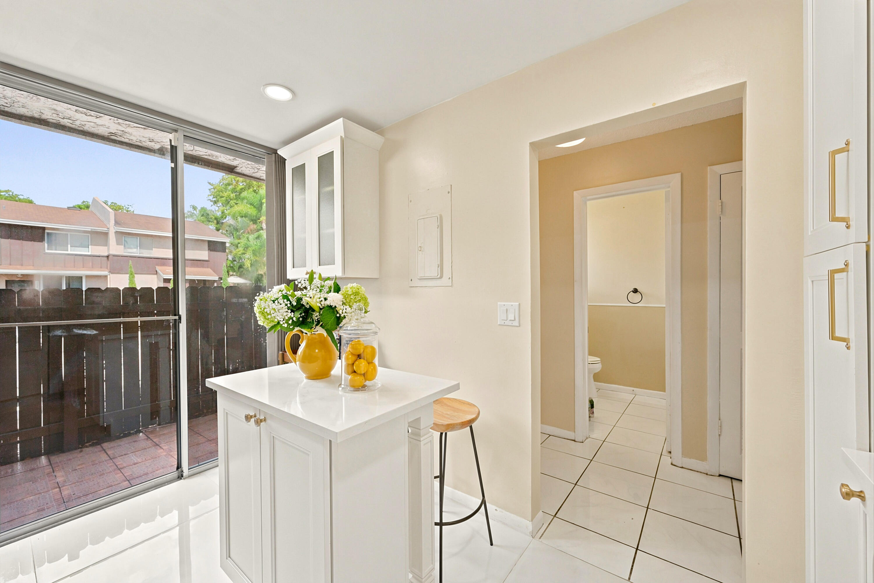 1227 Sussex Drive Property Photo 13