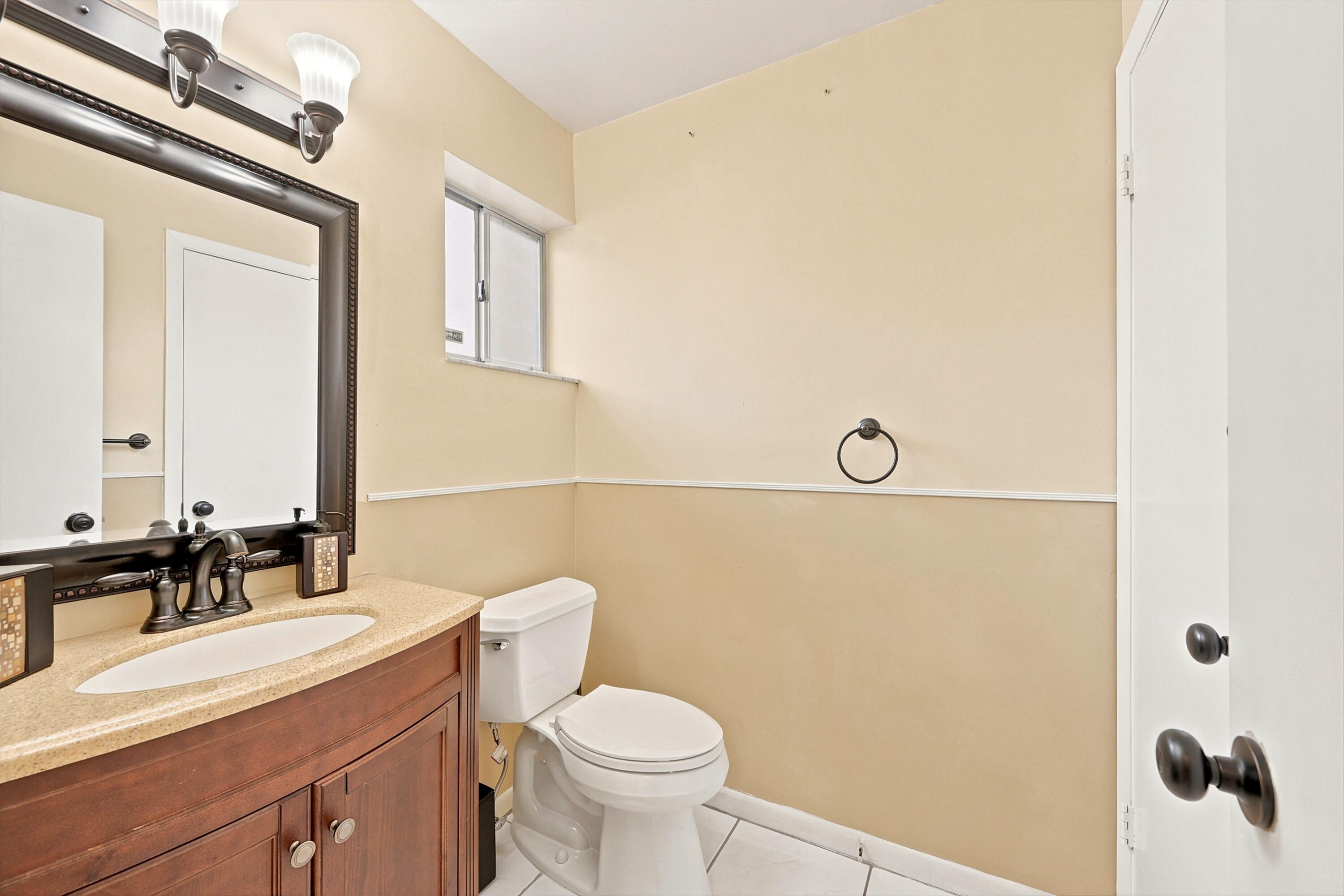 1227 Sussex Drive Property Photo 14