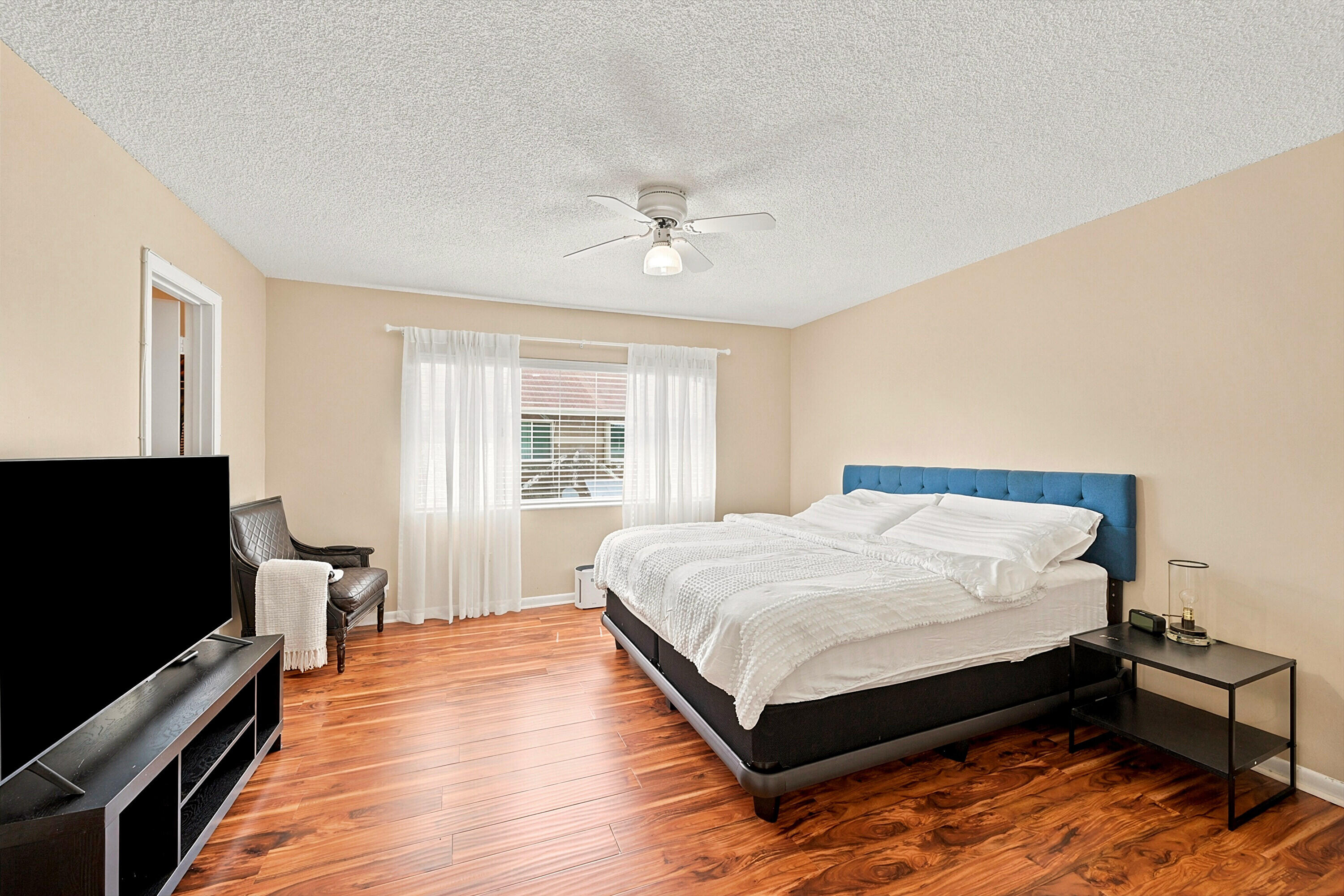 1227 Sussex Drive Property Photo 15