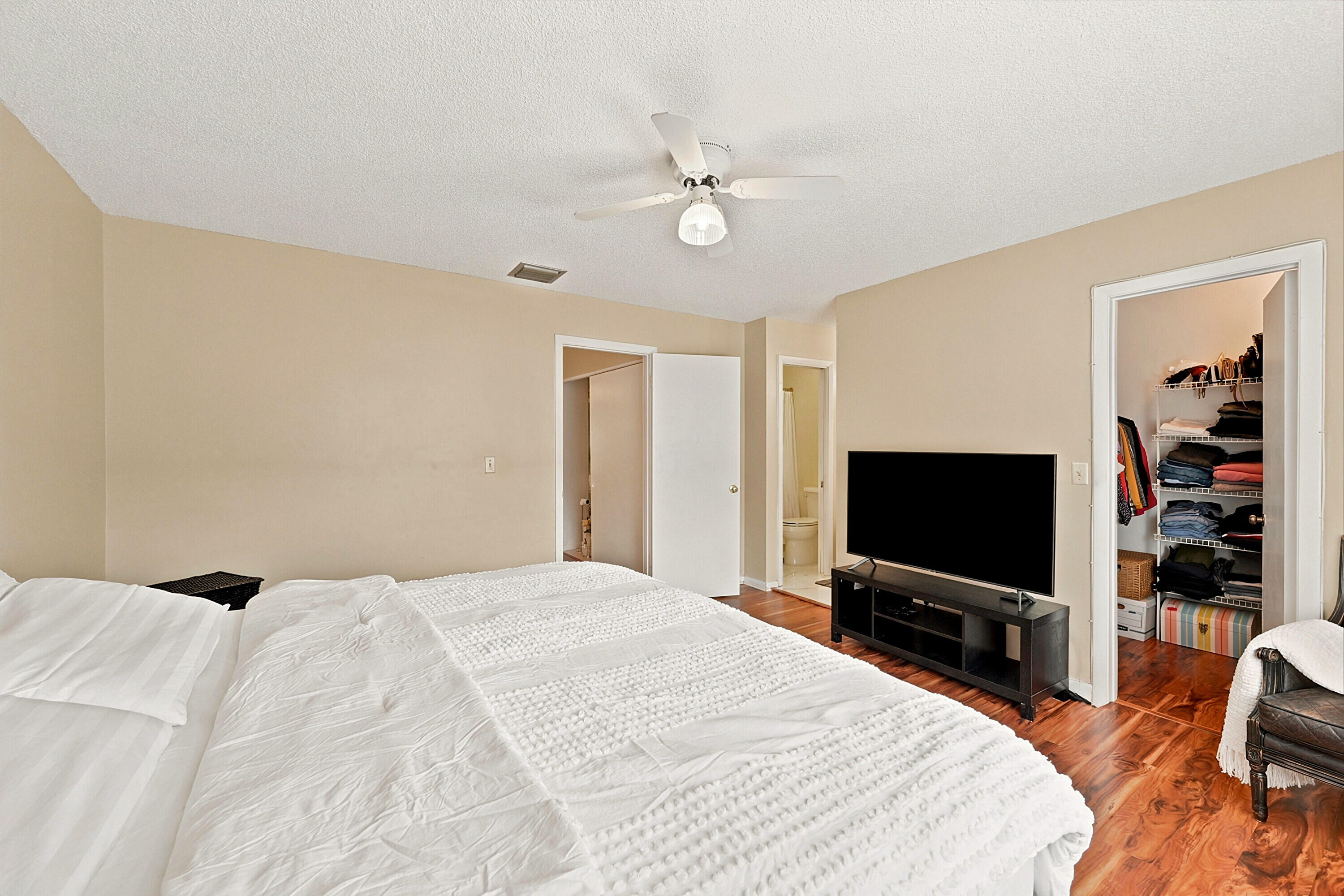 1227 Sussex Drive Property Photo 16