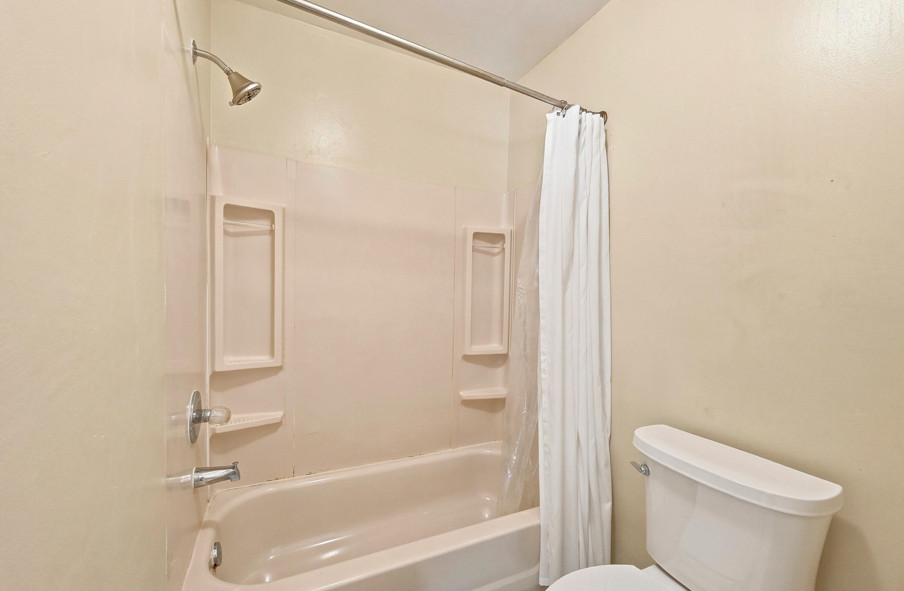 1227 Sussex Drive Property Photo 19