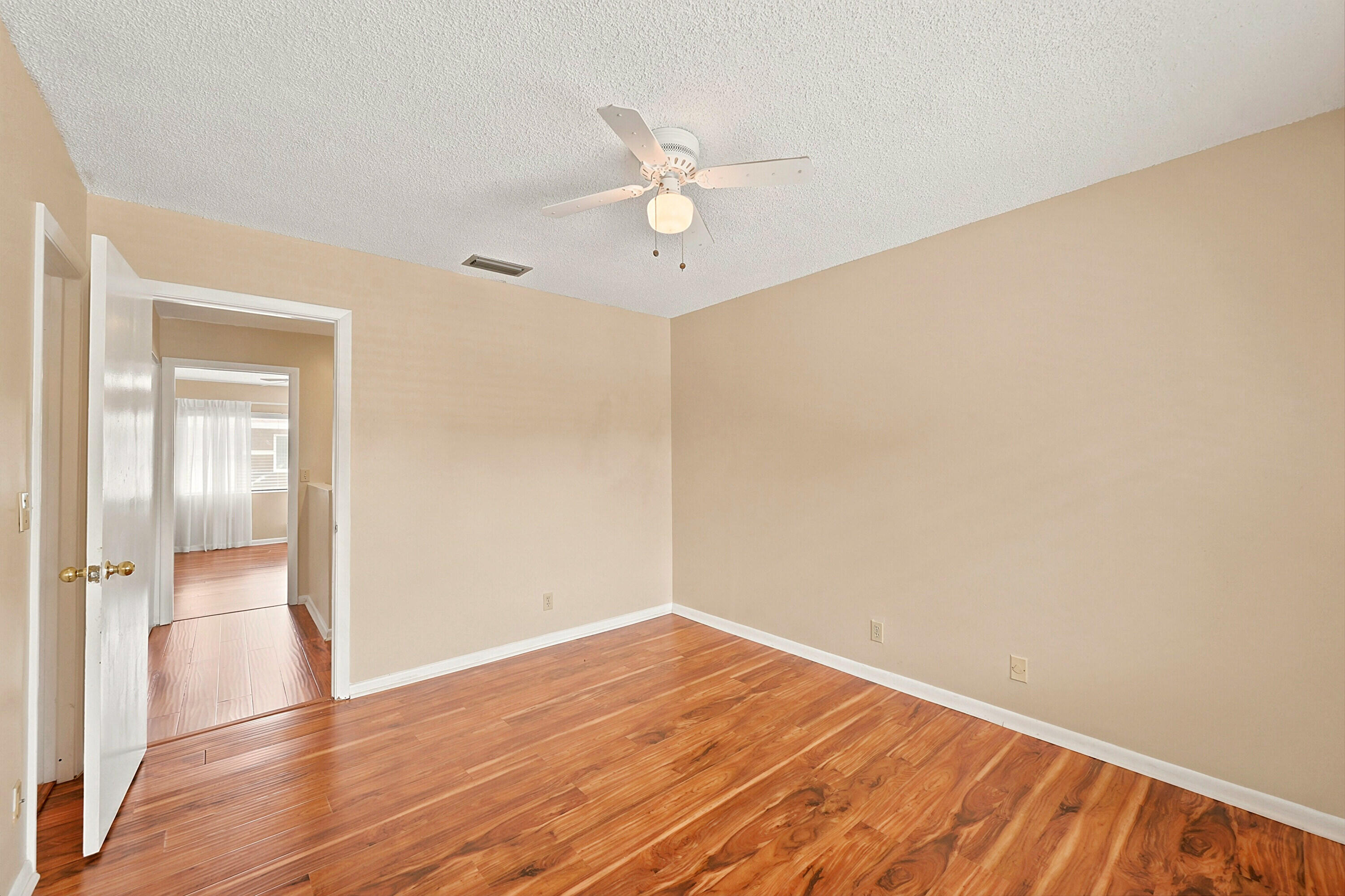 1227 Sussex Drive Property Photo 23