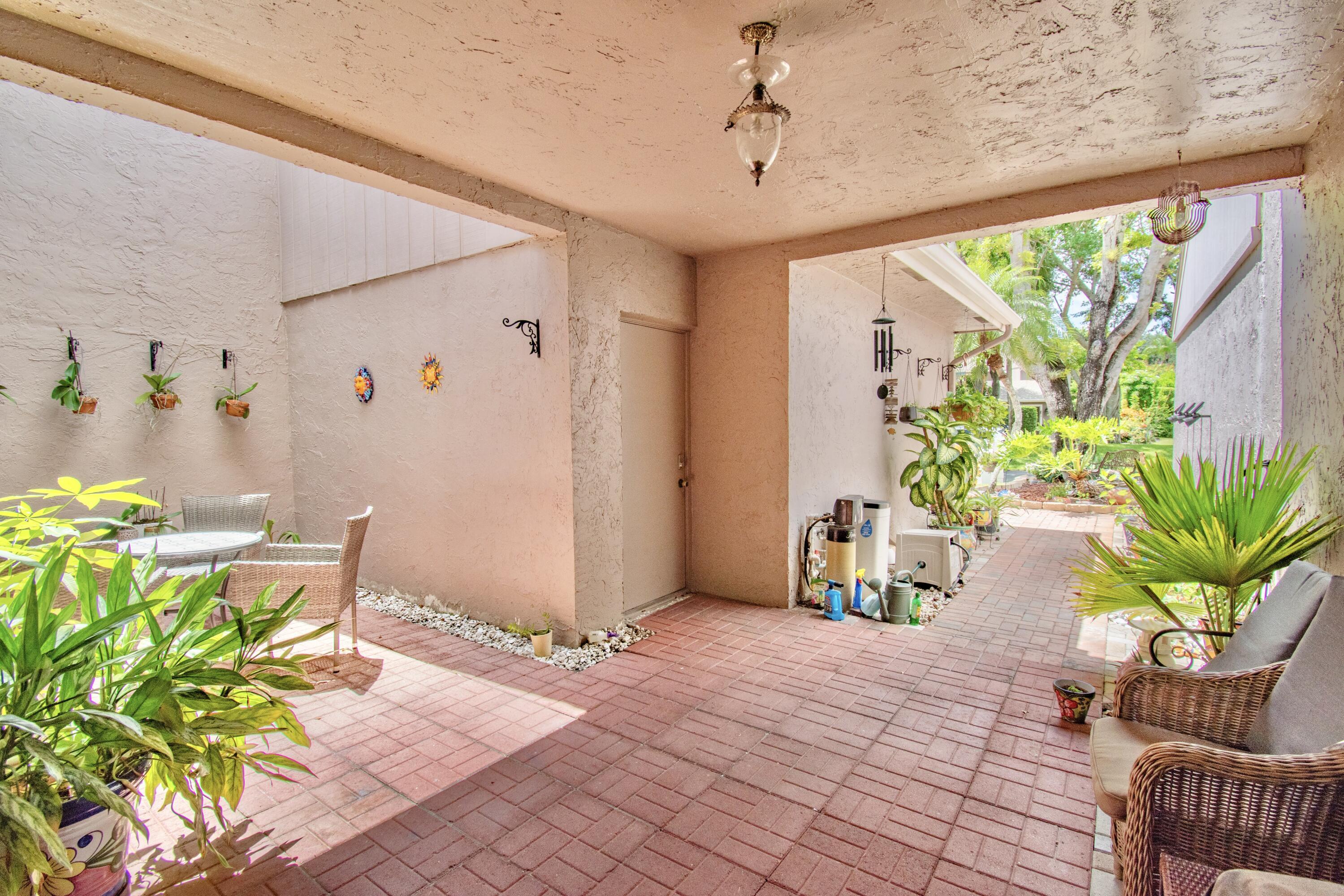 6640 Thornhill Court Property Photo 3