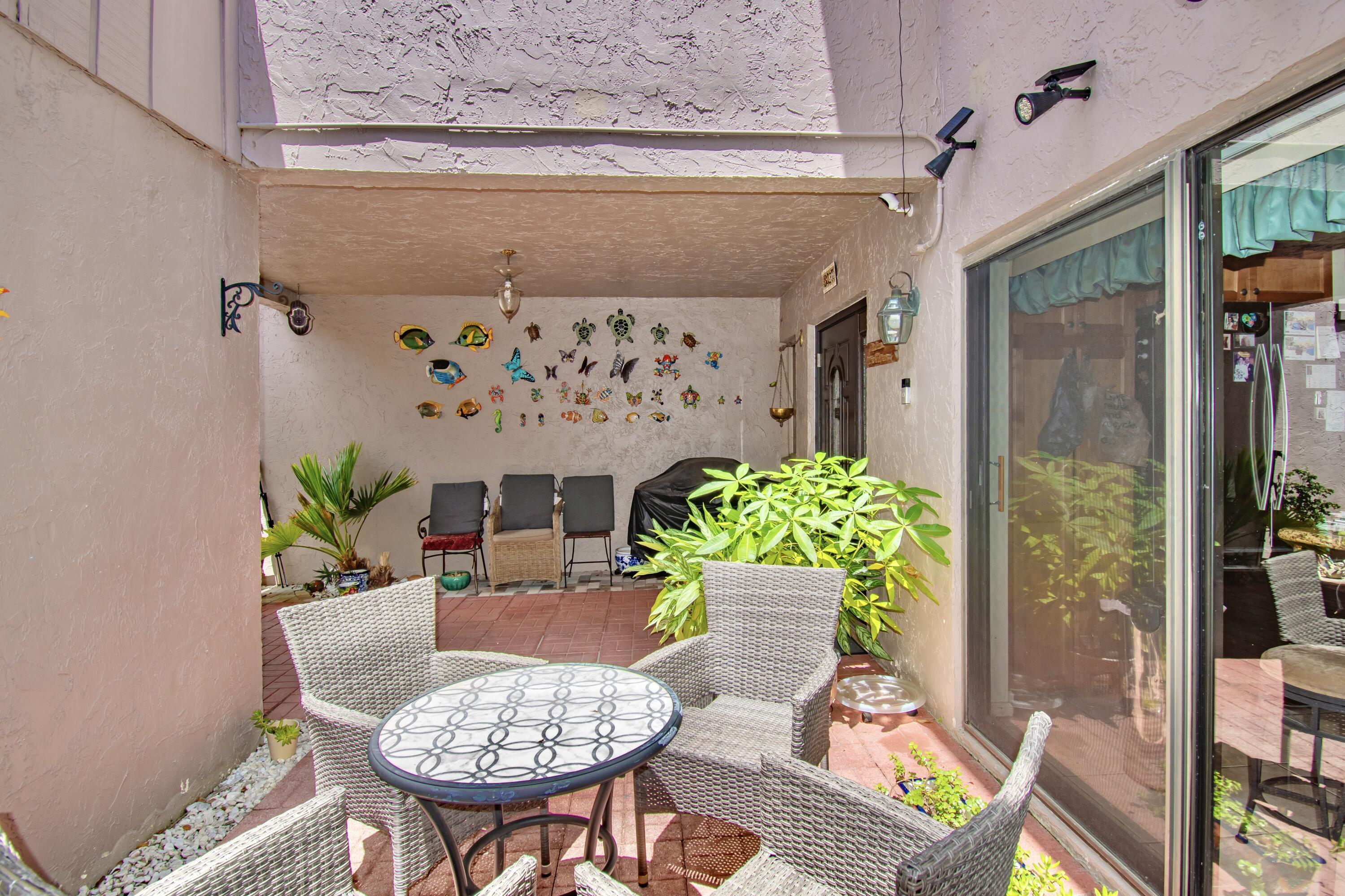 6640 Thornhill Court Property Photo 4