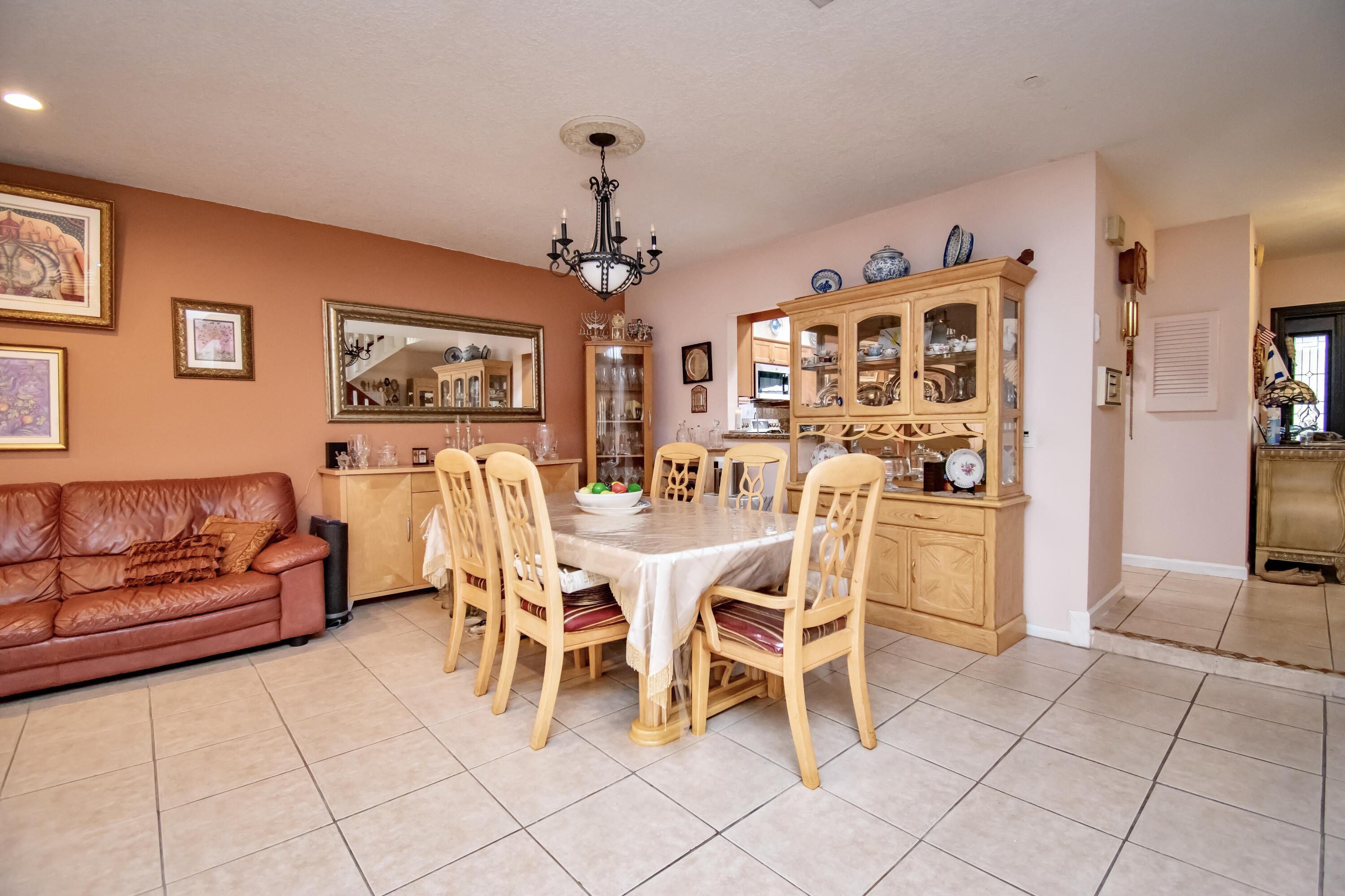 6640 Thornhill Court Property Photo 7