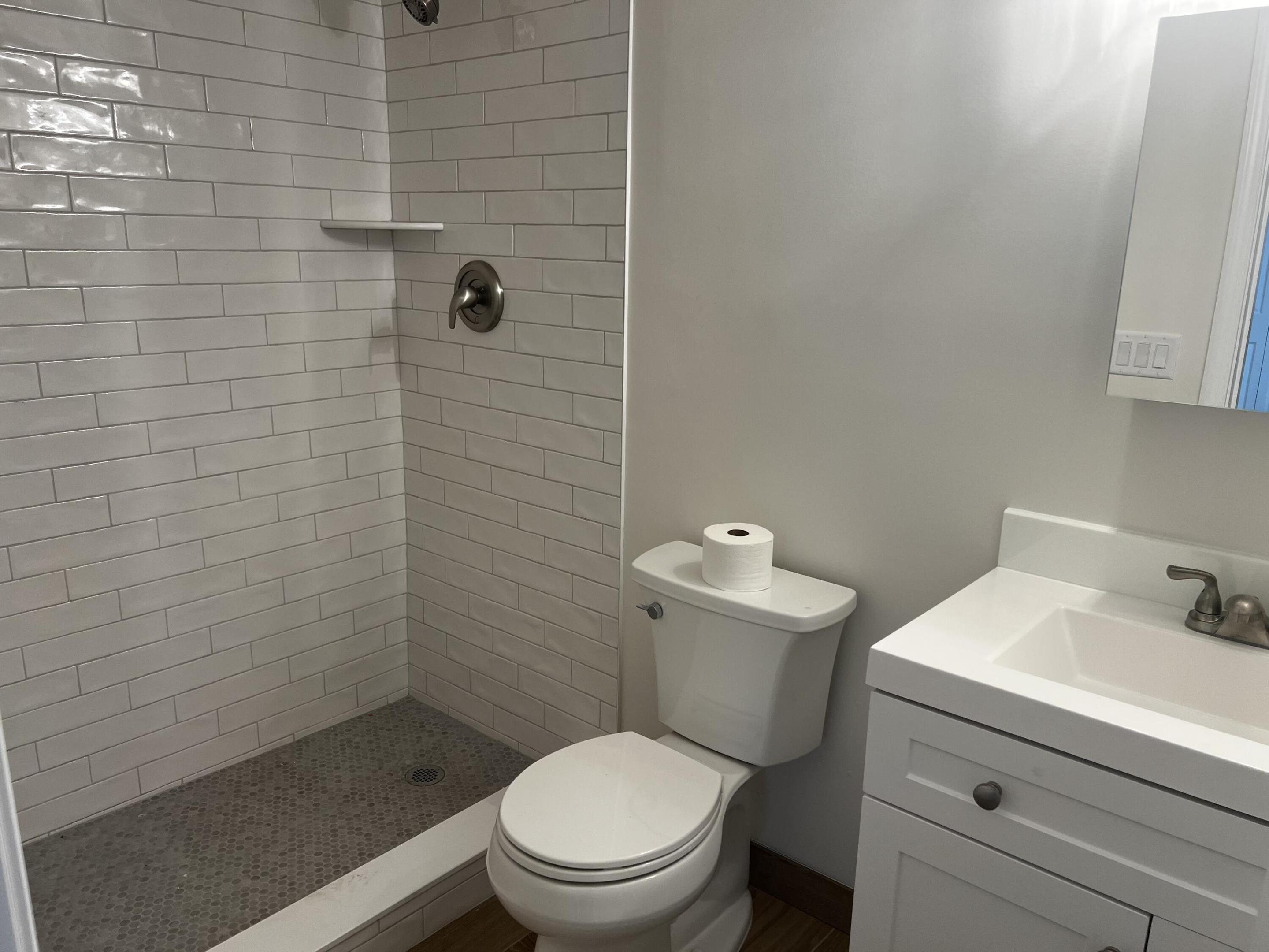 609 Ne 6th Court B Property Photo 10