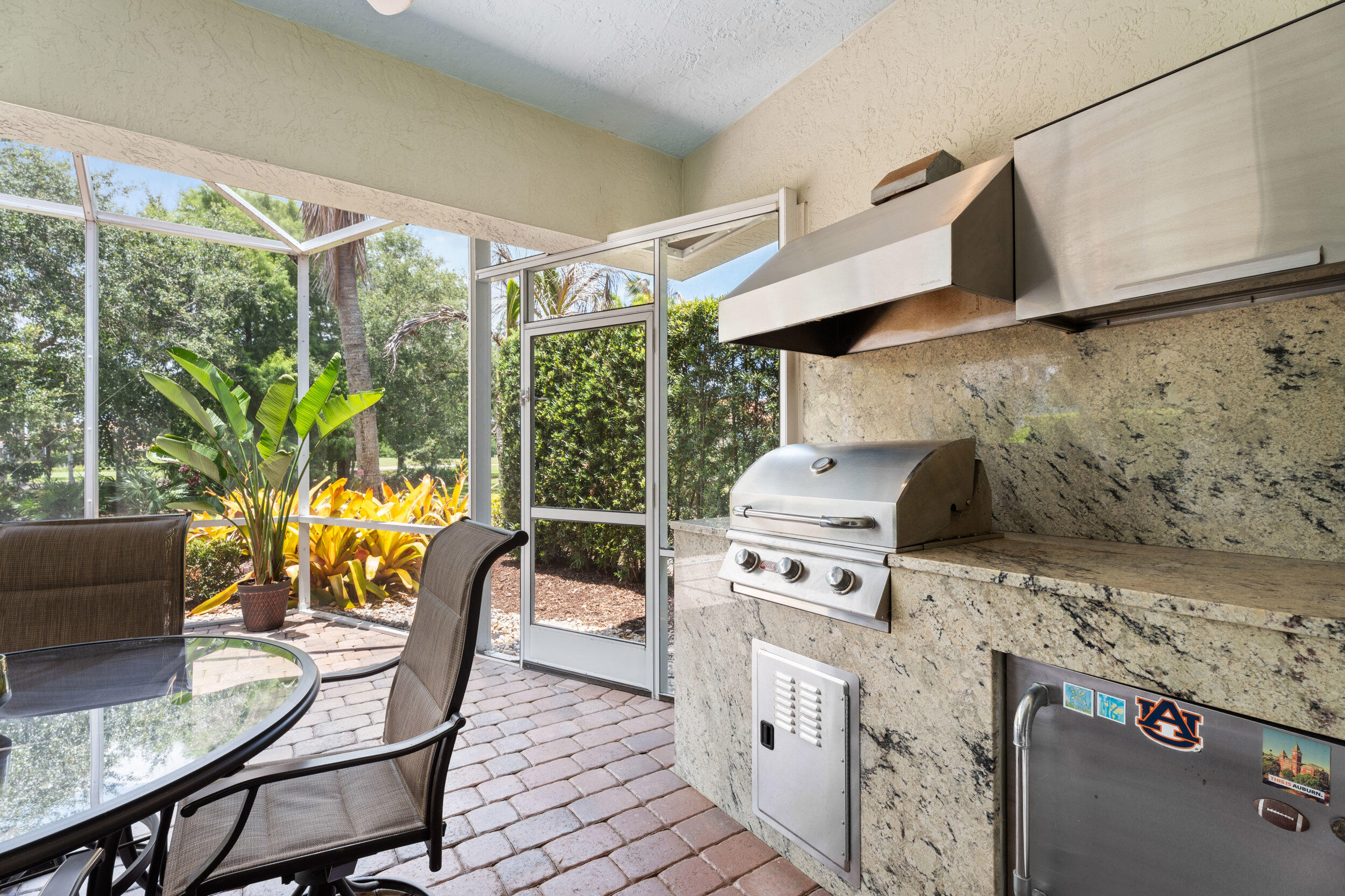910 Sw Palm Cove Drive Property Photo 45