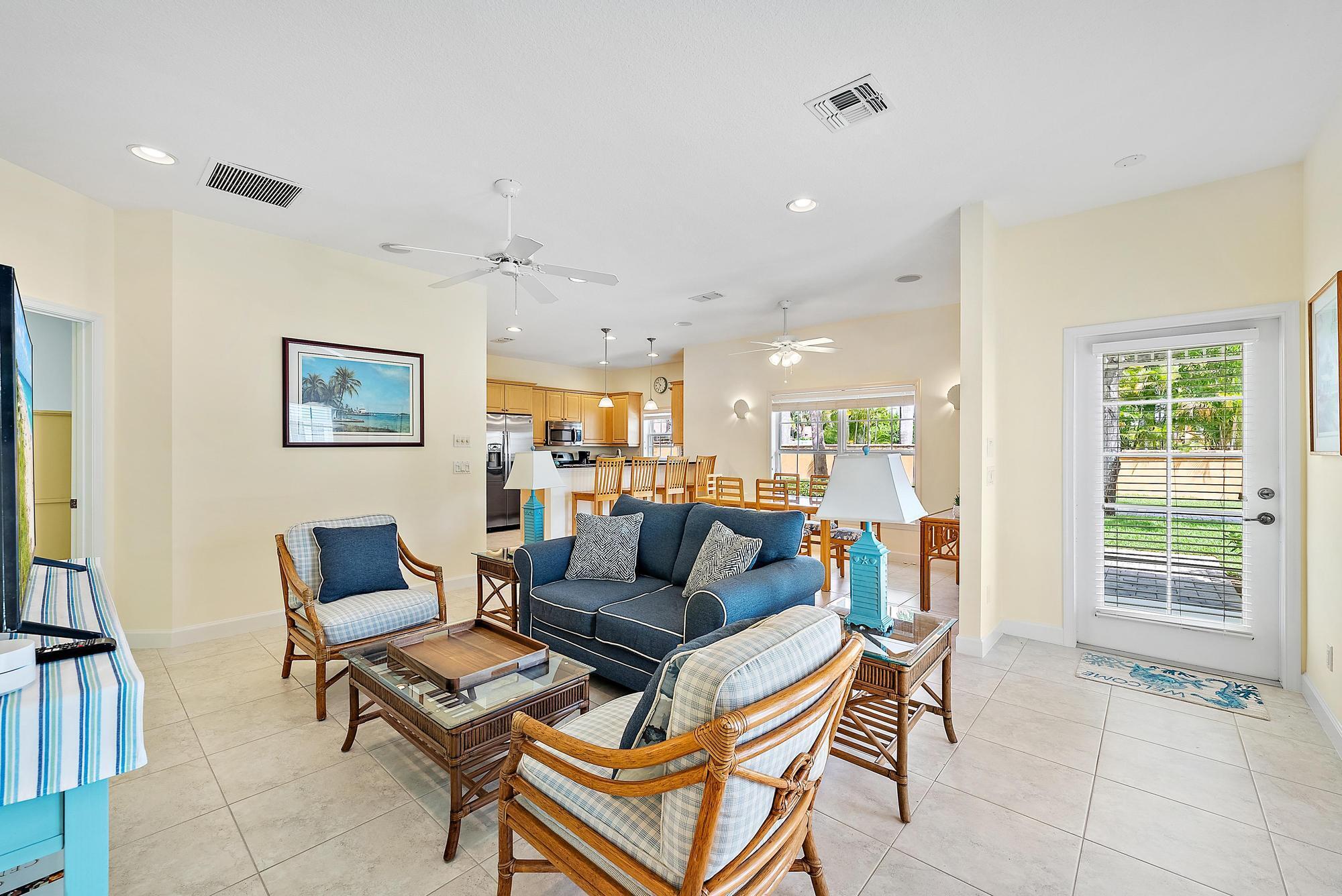 19043 Se Jupiter River Drive Cottage Property Photo 6