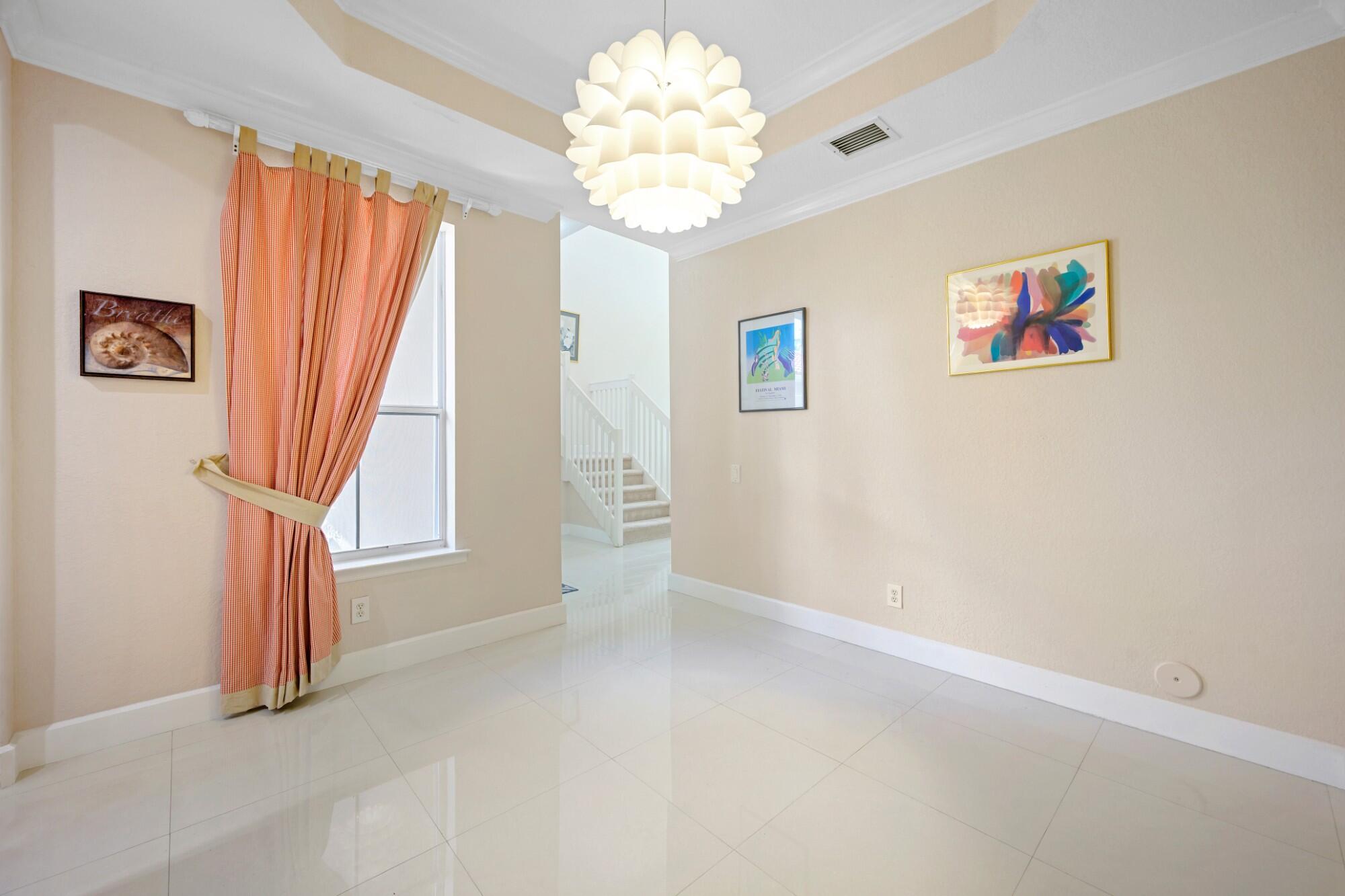 1384 Harbor View W Property Photo 8