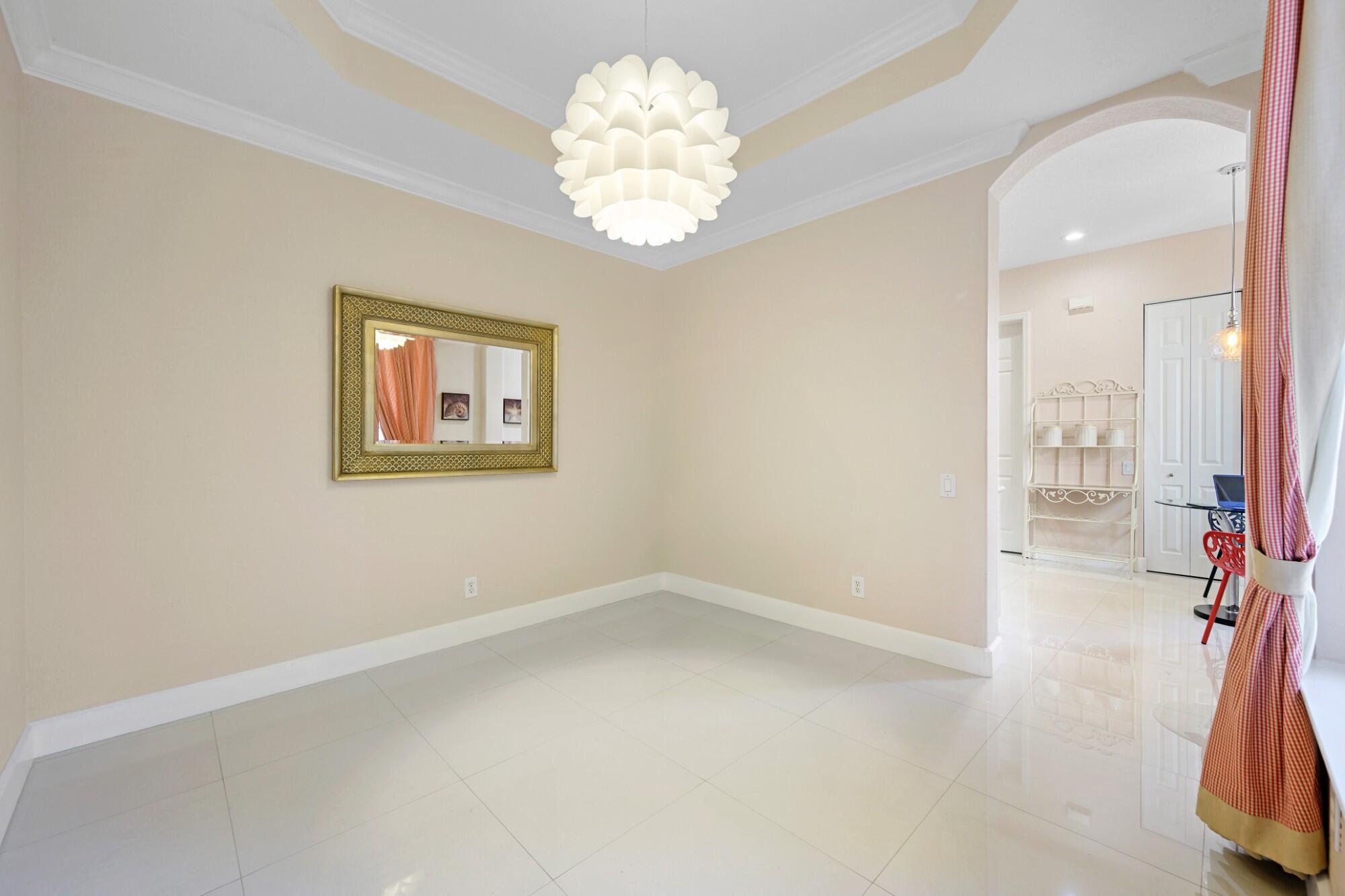 1384 Harbor View W Property Photo 9