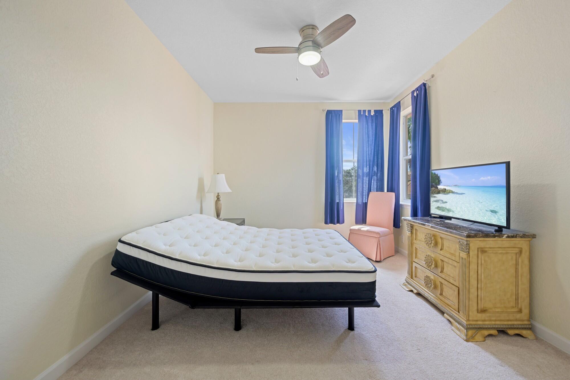 1384 Harbor View W Property Photo 14