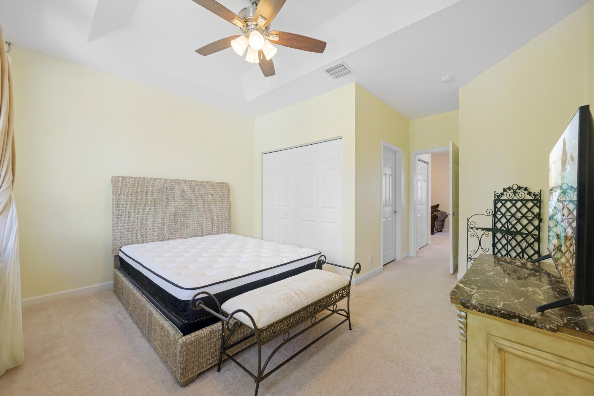 1384 Harbor View W Property Photo 17