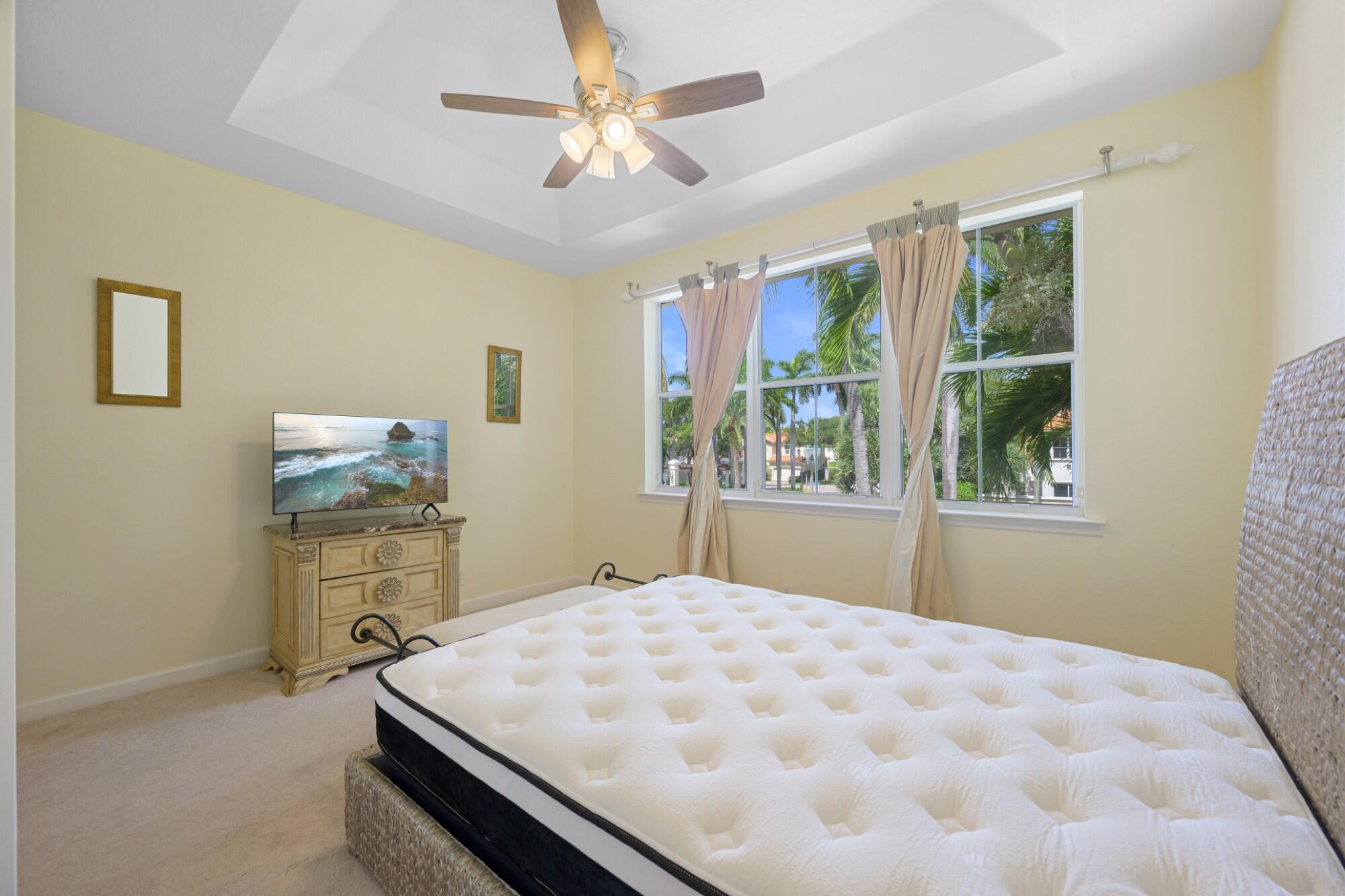 1384 Harbor View W Property Photo 18