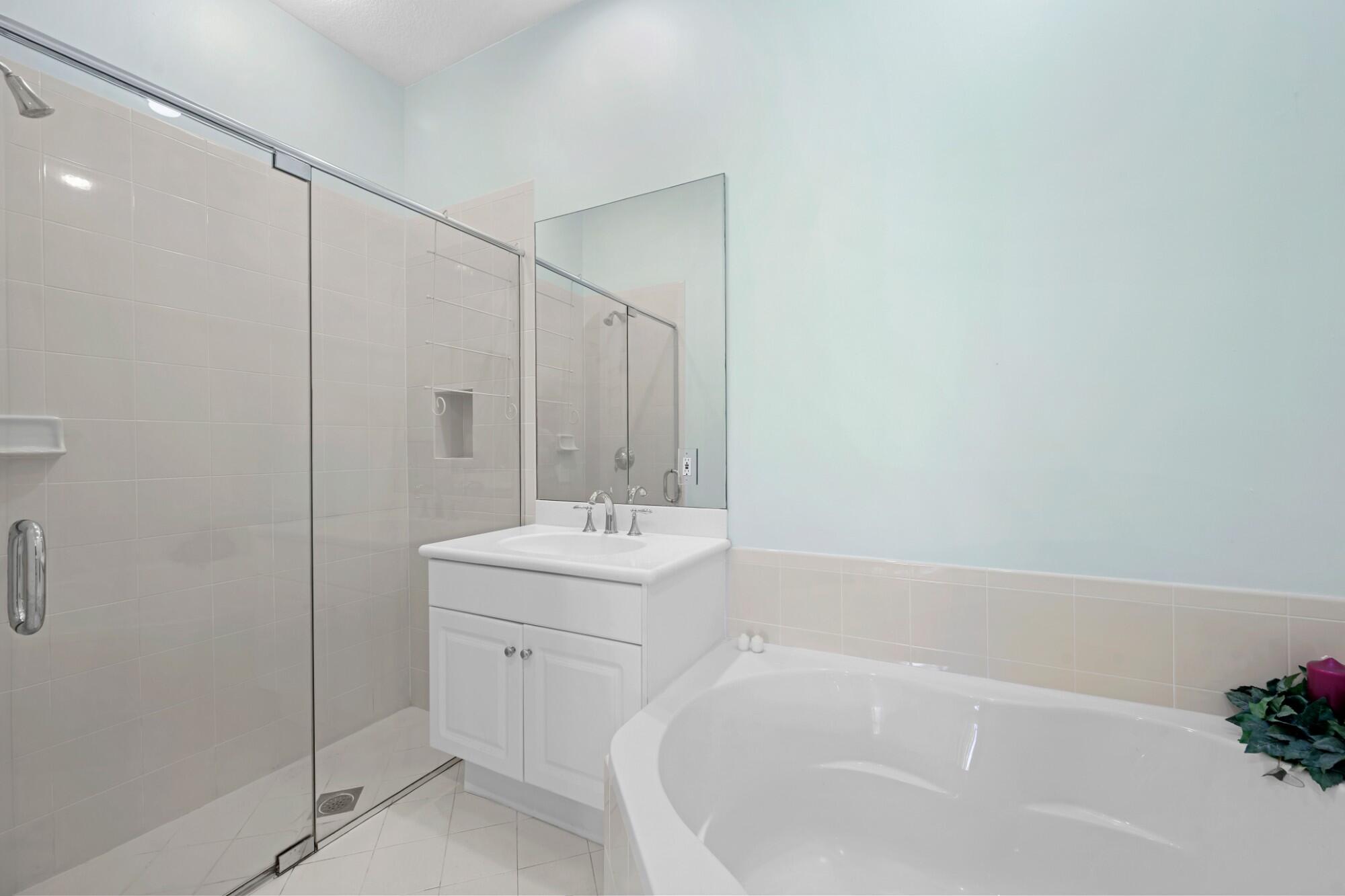 1384 Harbor View W Property Photo 23