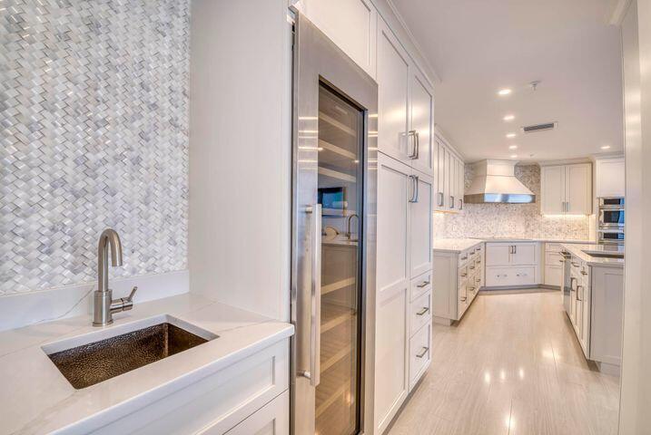 570 Ocean Drive 601 Property Photo 10