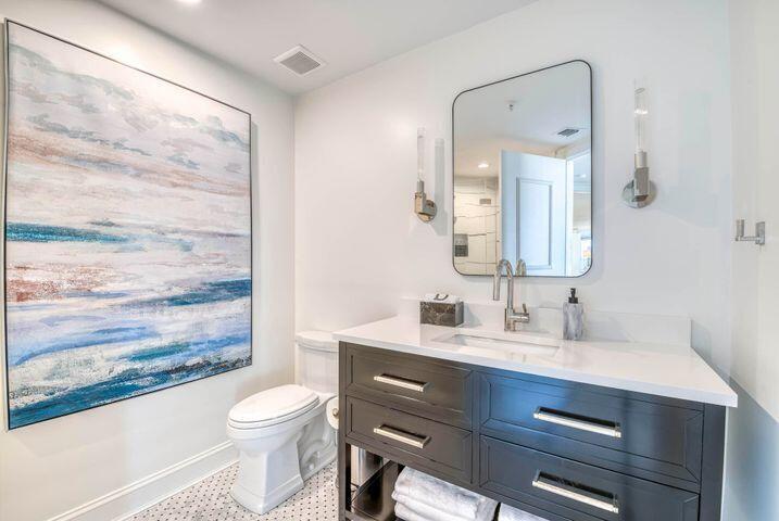 570 Ocean Drive 601 Property Photo 18
