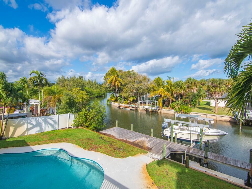 721 Shore Drive Property Photo 3