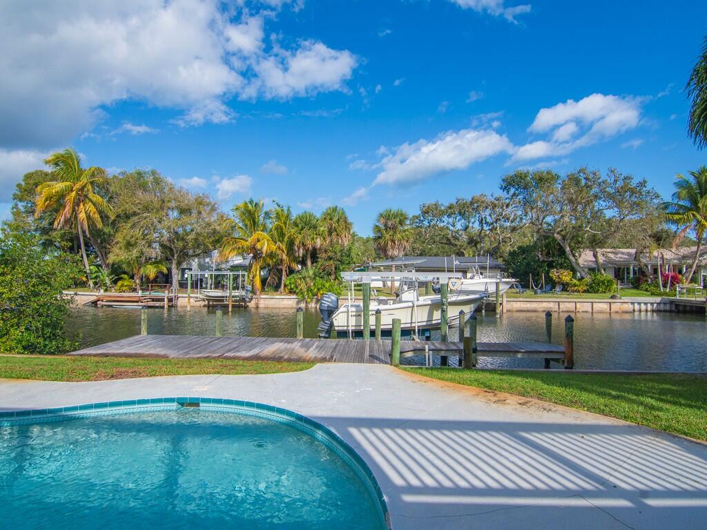 721 Shore Drive Property Photo 5