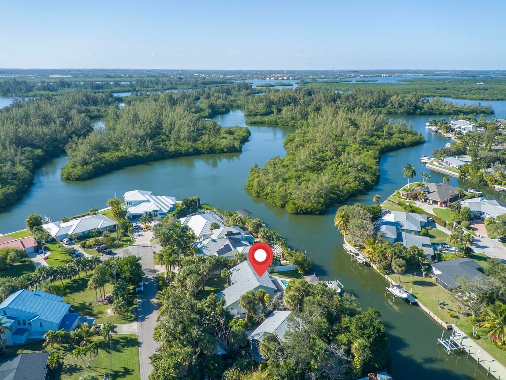 721 Shore Drive Property Photo 6