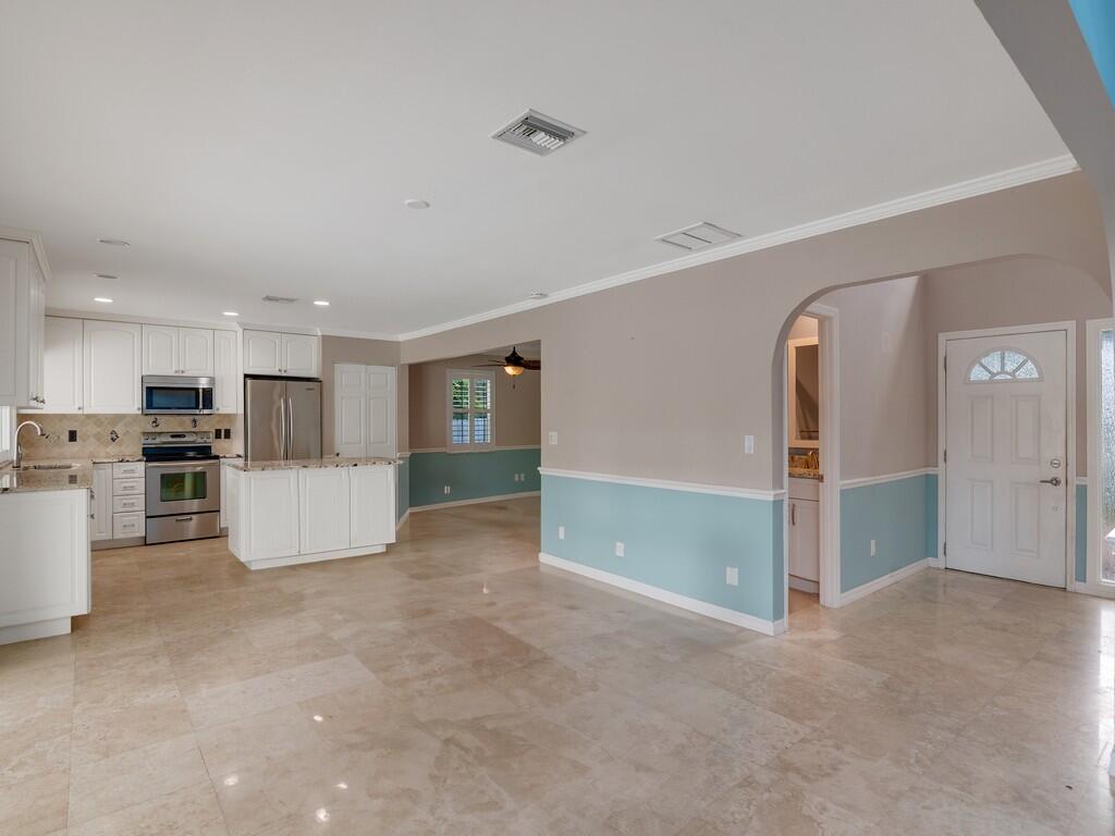 721 Shore Drive Property Photo 10