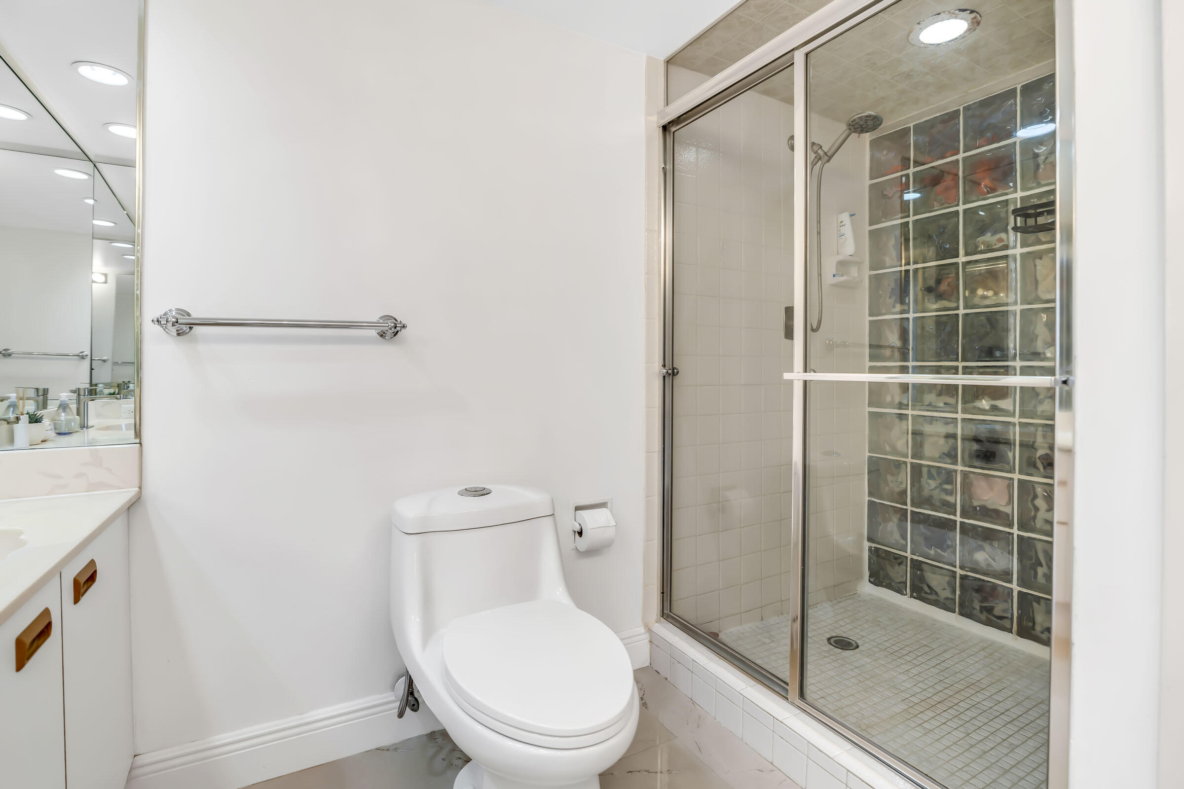 22 Royal Palm Way 606 Property Photo 28