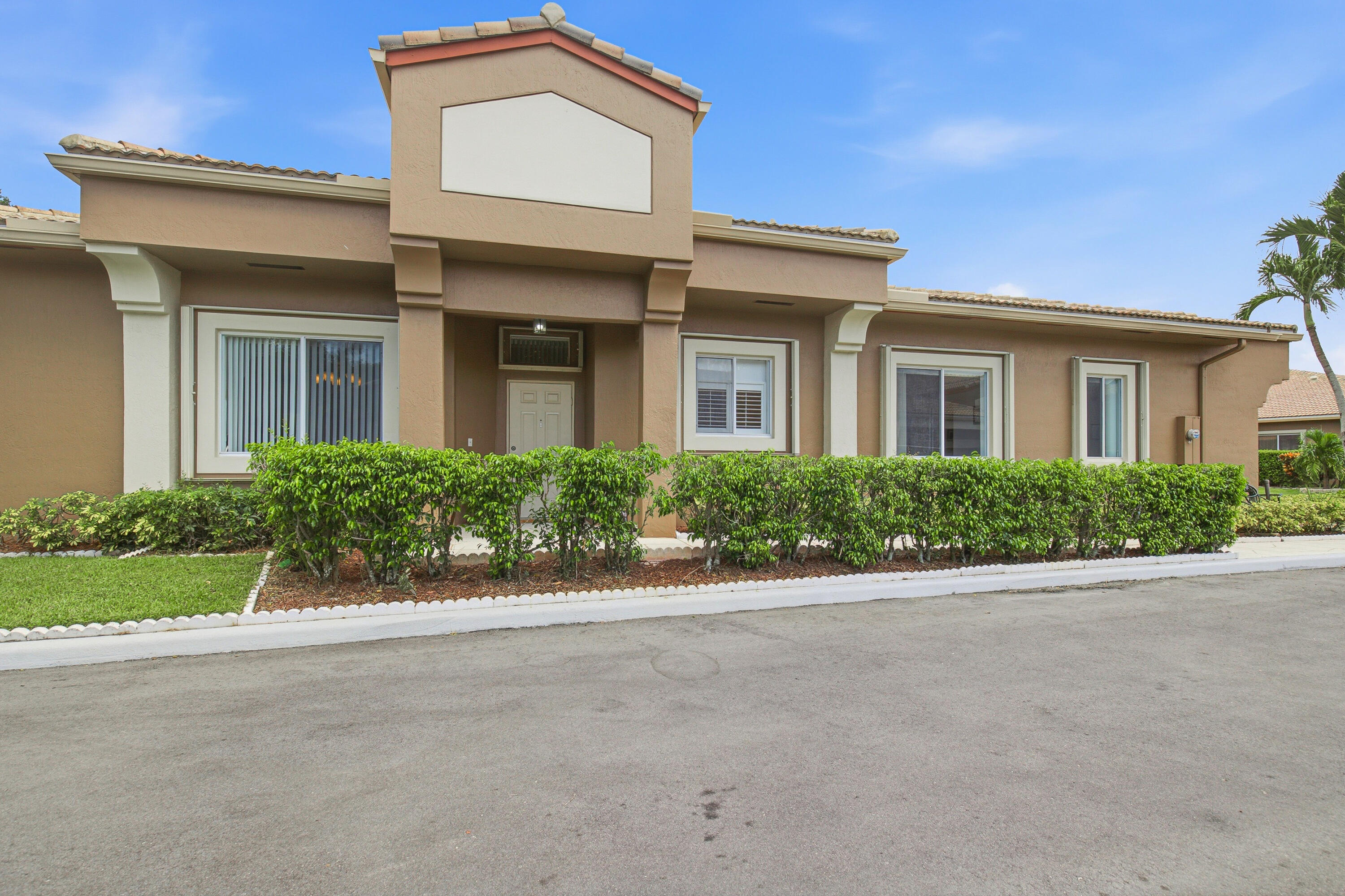 10216 Lombardy Drive Property Photo 2