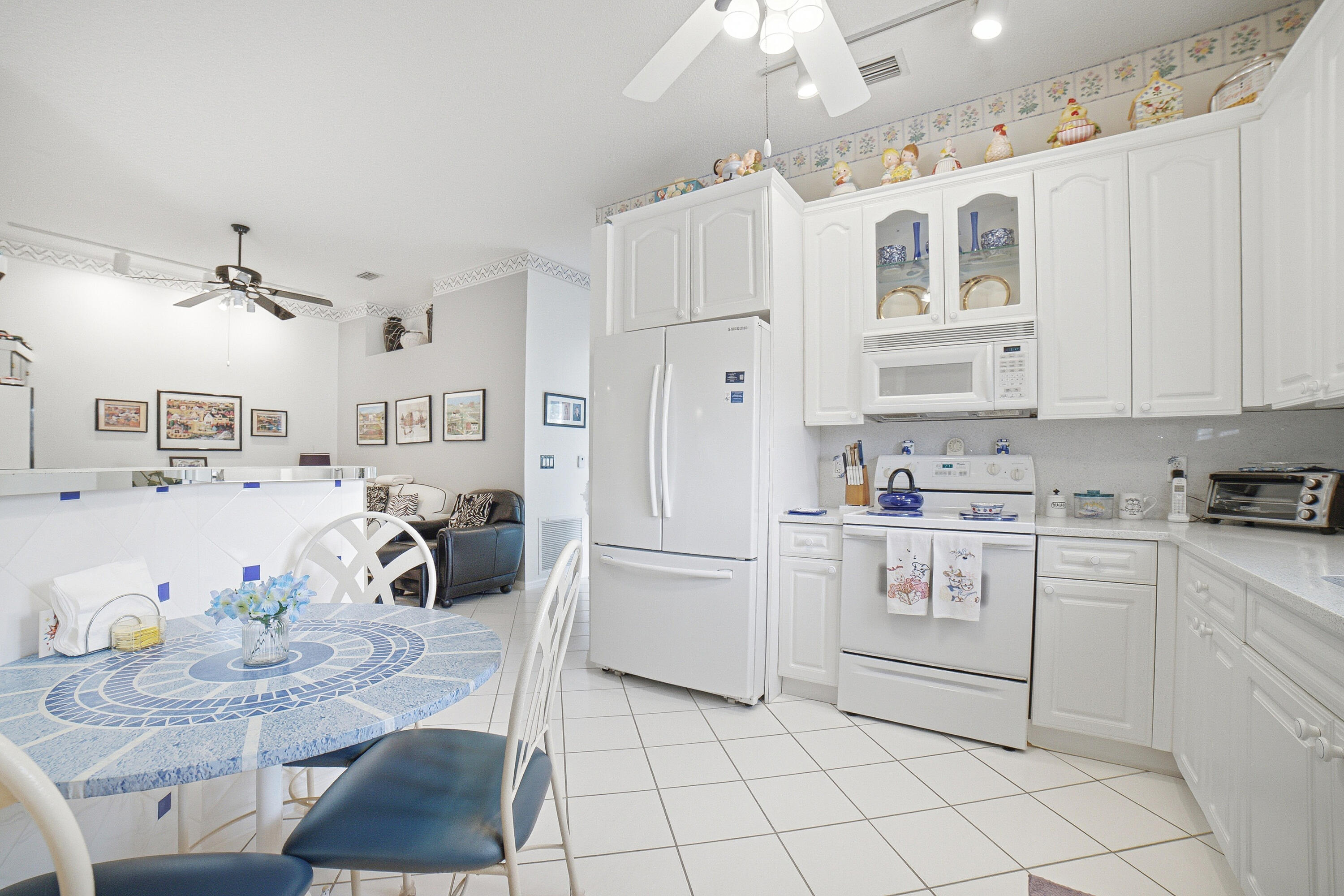 10216 Lombardy Drive Property Photo 11