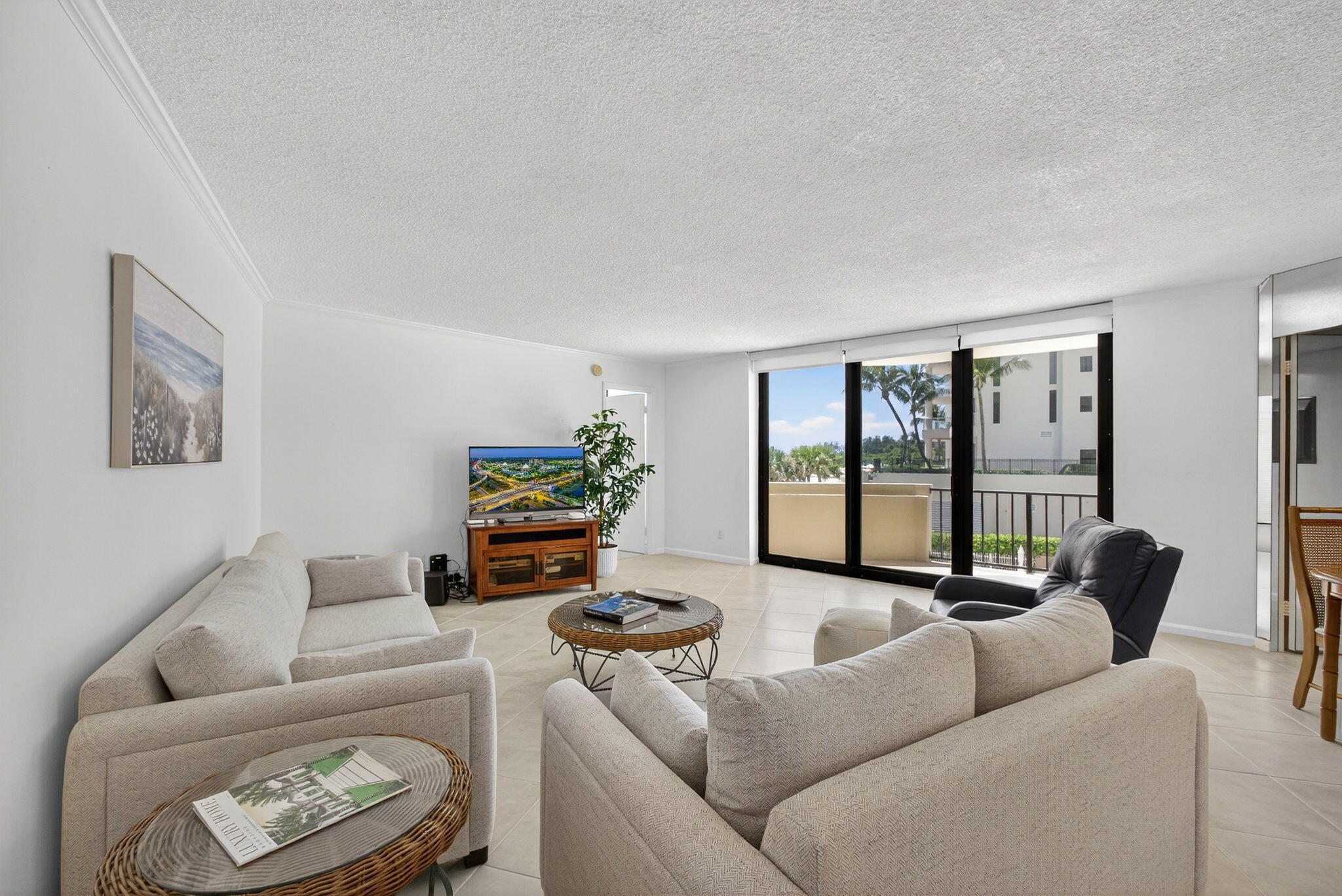 2800 N Ocean Drive A-3a Property Photo 9