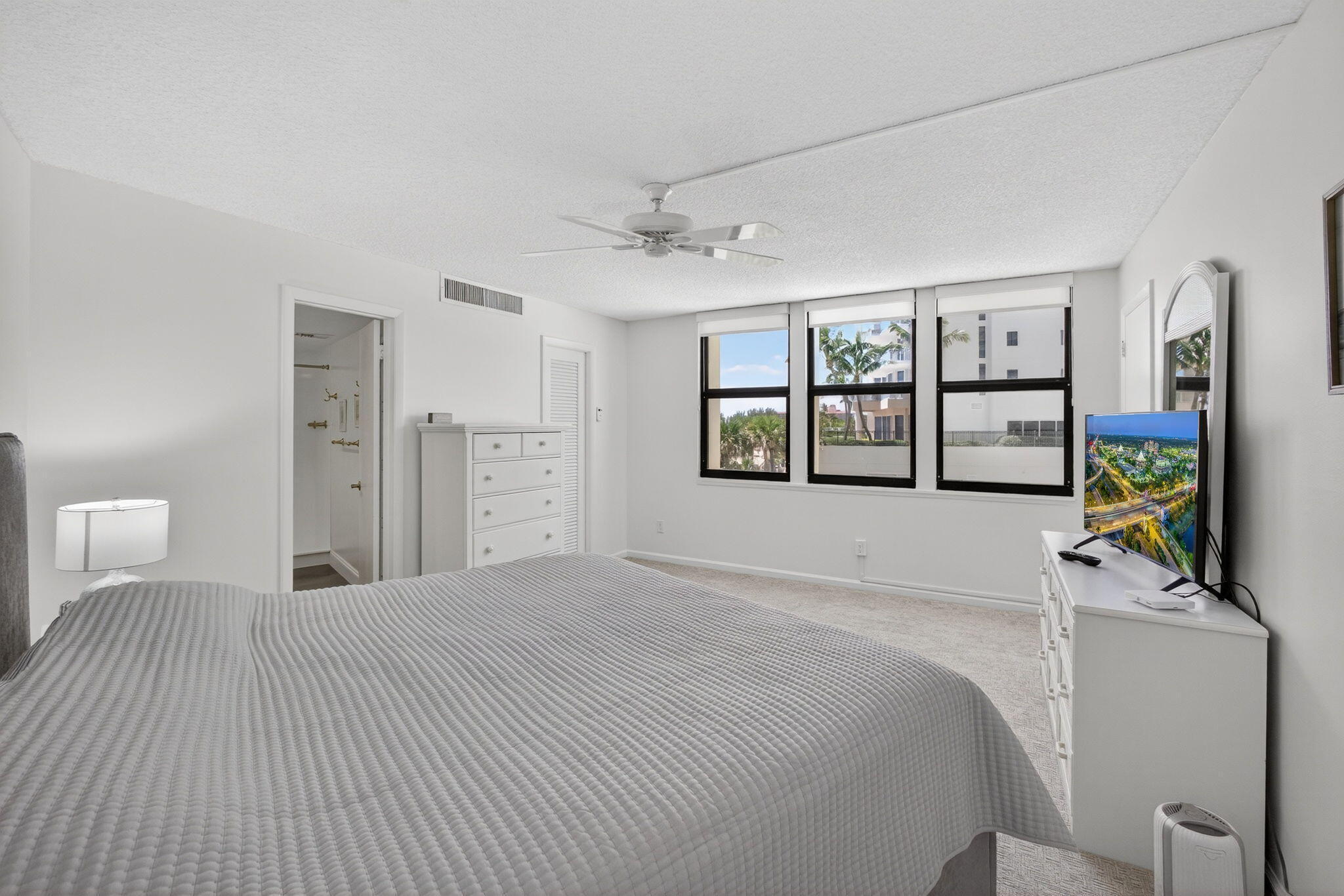 2800 N Ocean Drive A-3a Property Photo 18