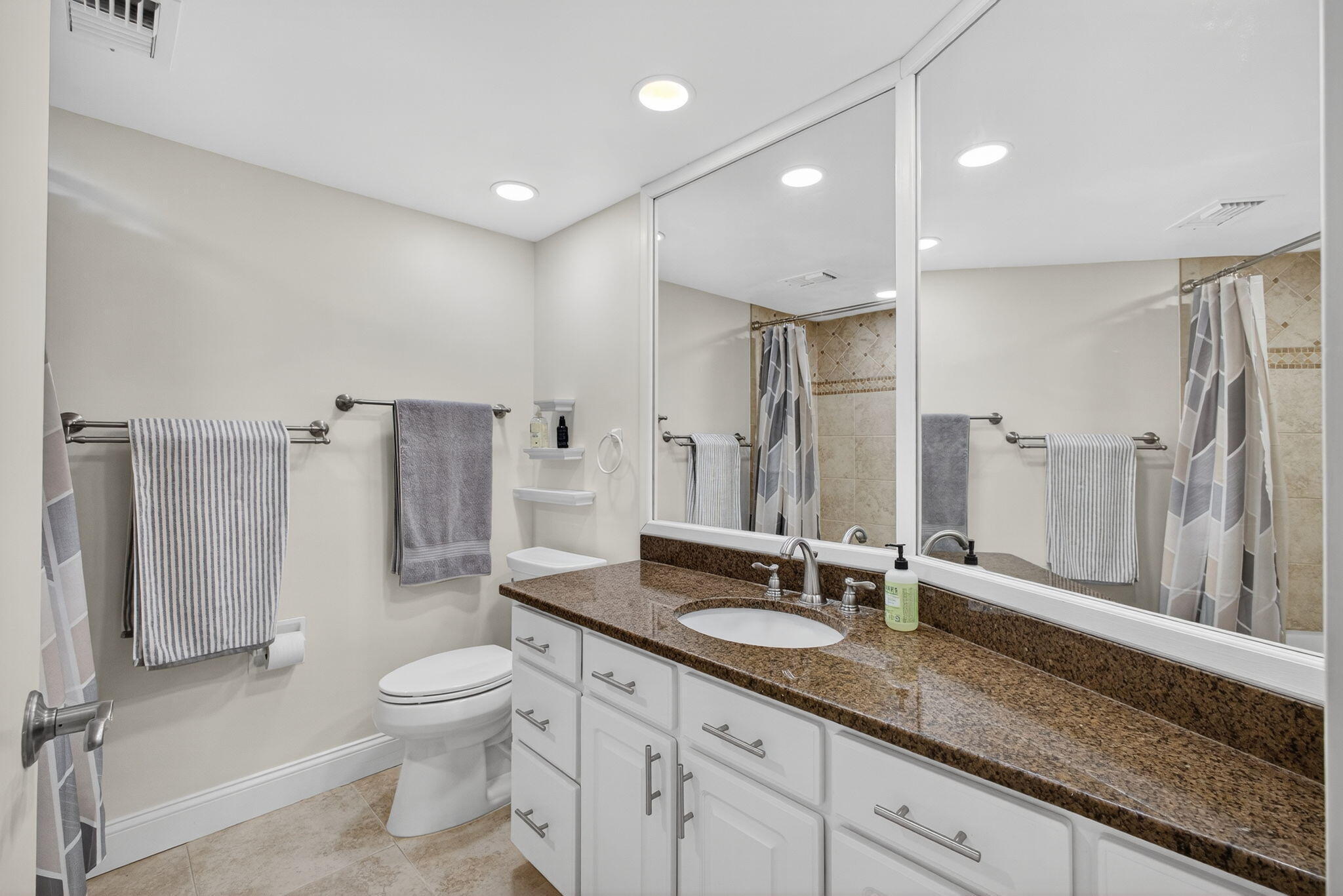 2800 N Ocean Drive A-3a Property Photo 24