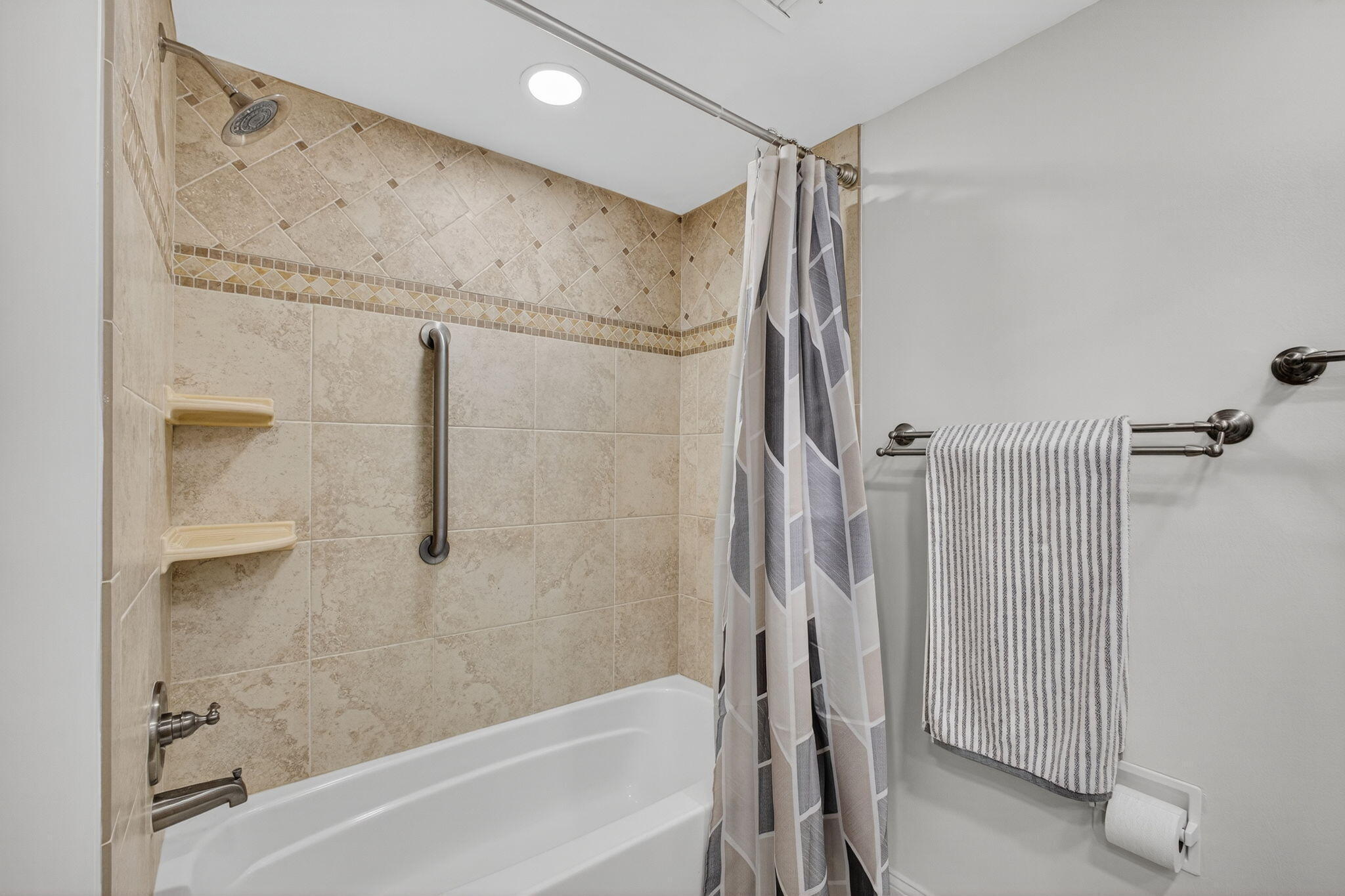 2800 N Ocean Drive A-3a Property Photo 26