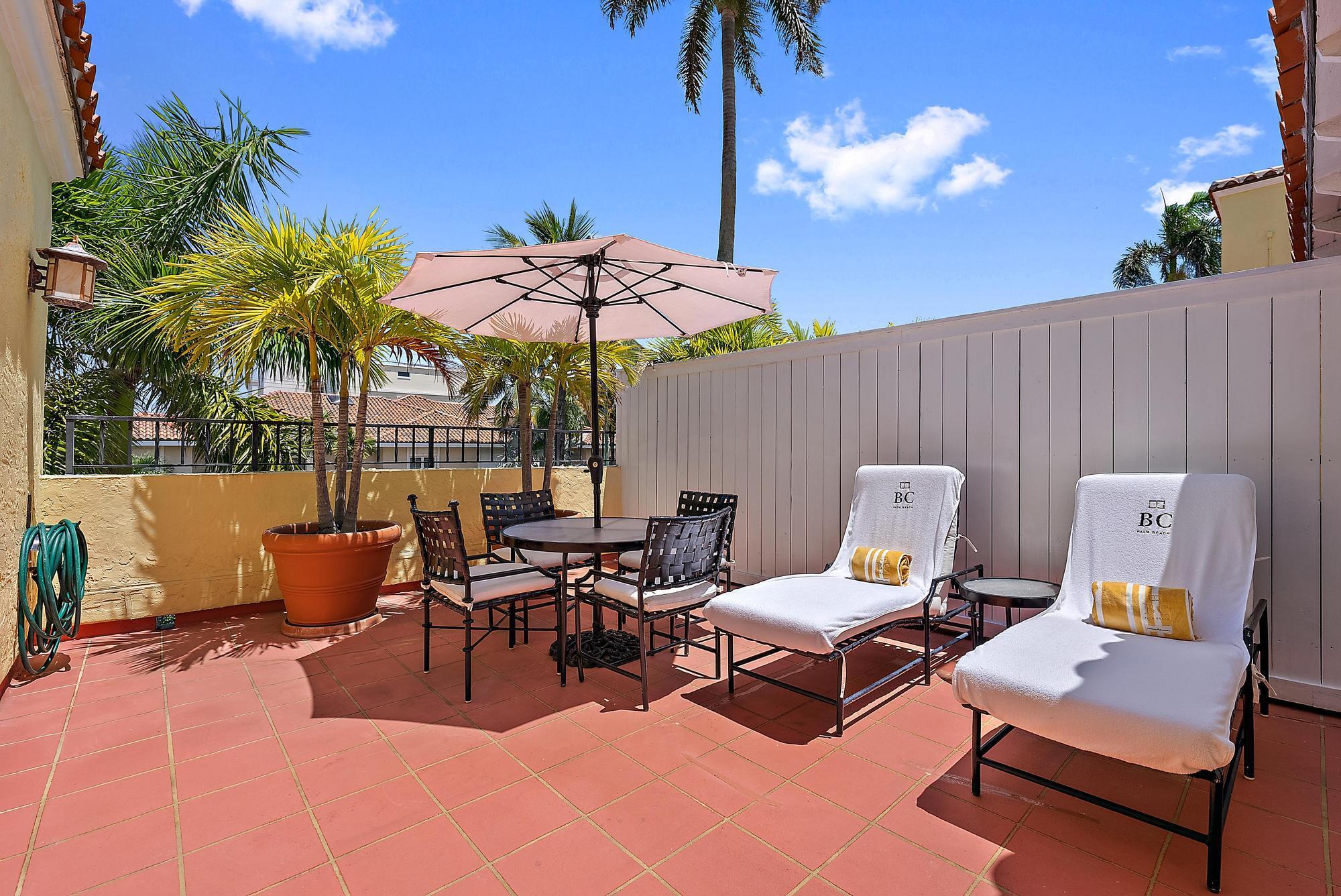 301 Australian Avenue 305 Property Photo 6