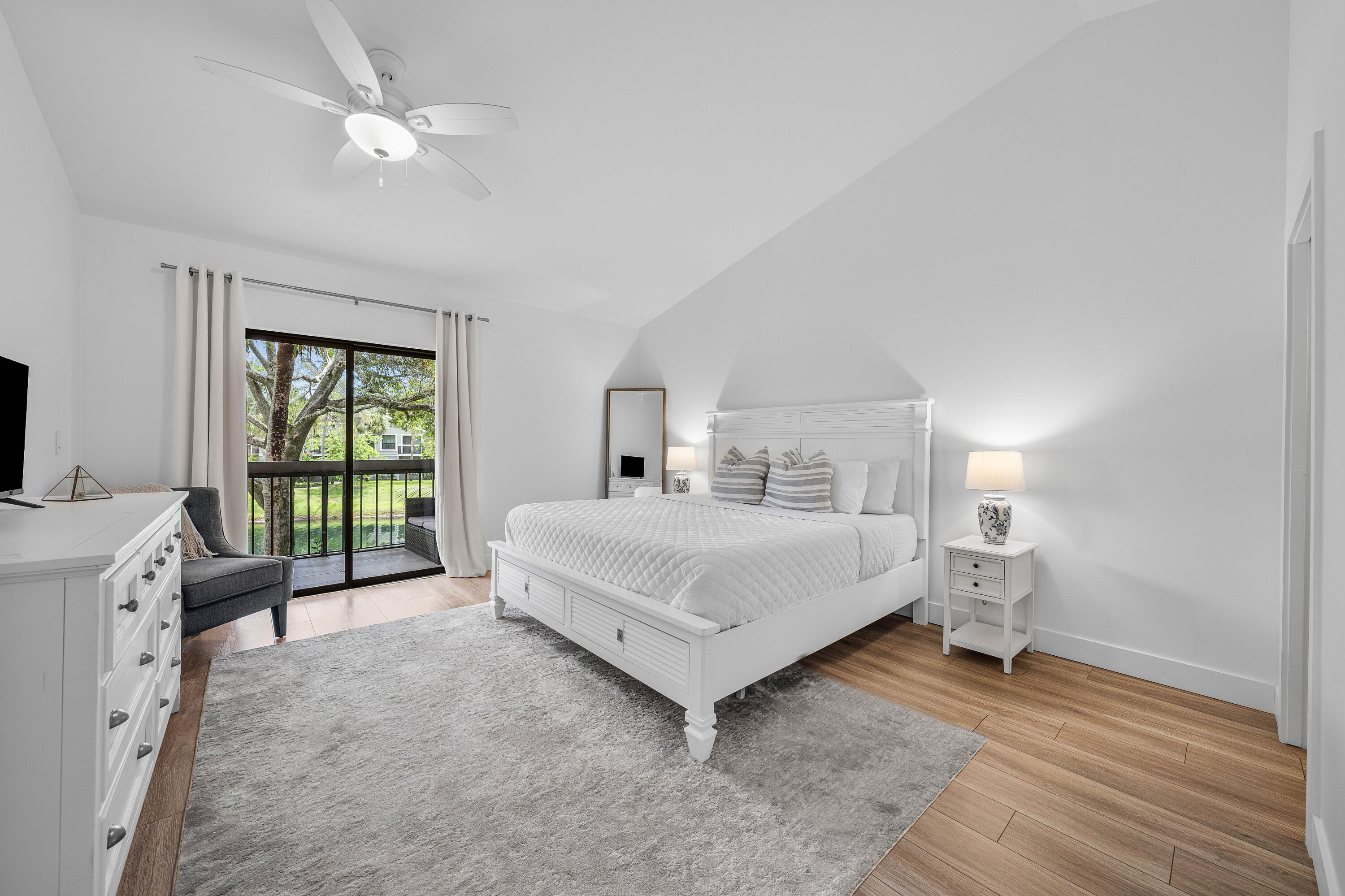11863 Wimbledon Circle 504 Property Photo 16