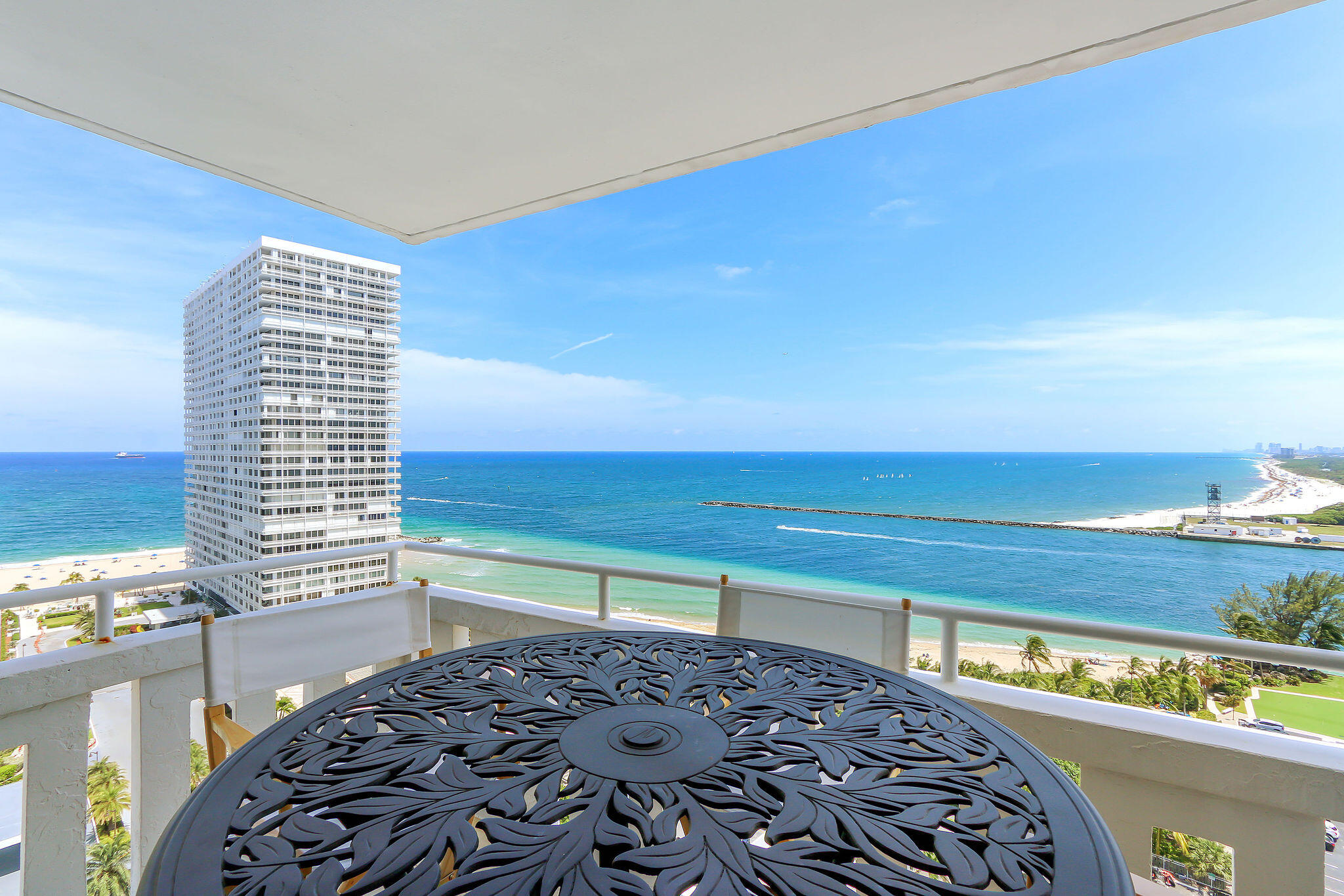 2000 S Ocean Drive 1810 Property Photo 3
