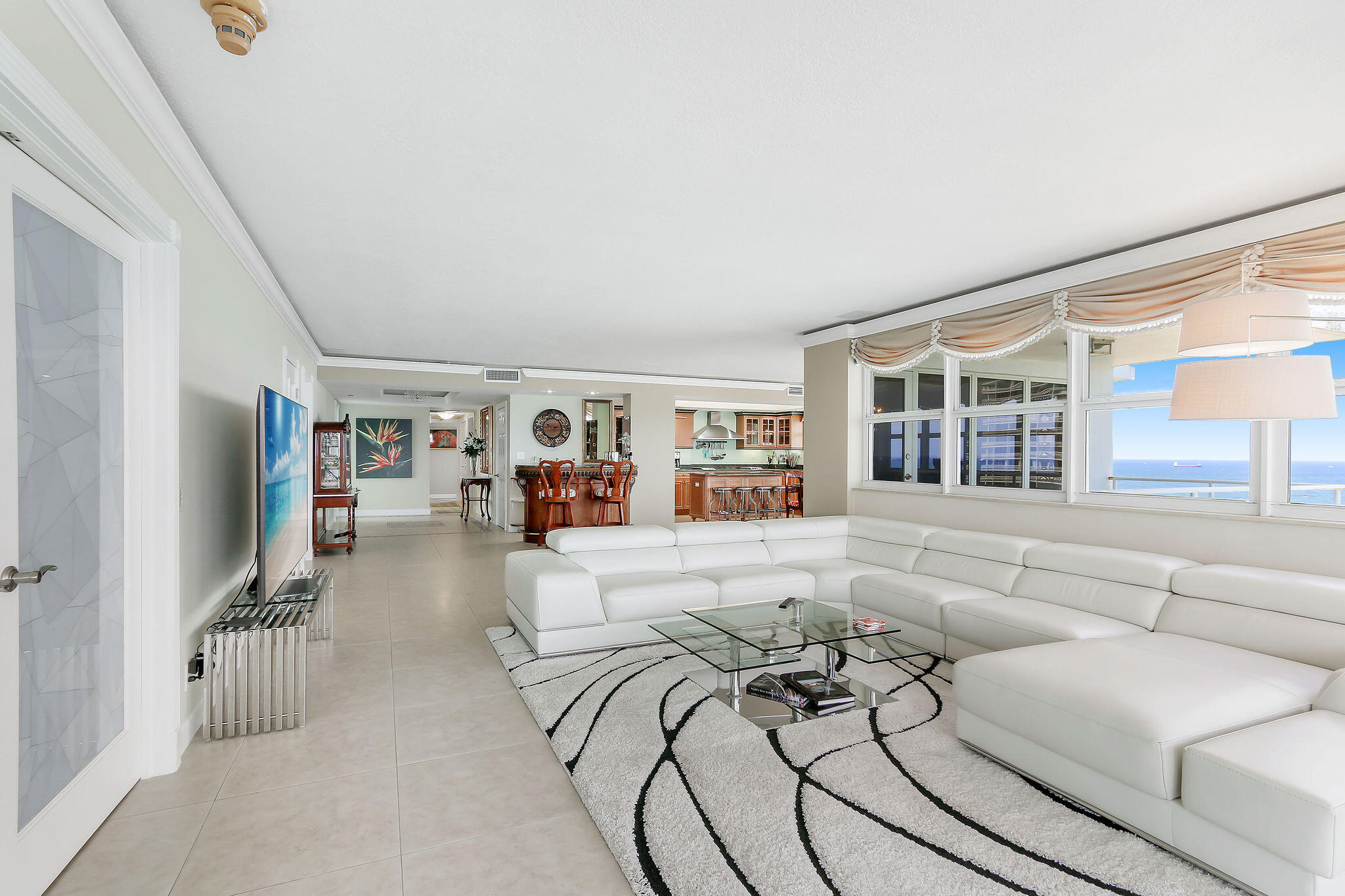 2000 S Ocean Drive 1810 Property Photo 11
